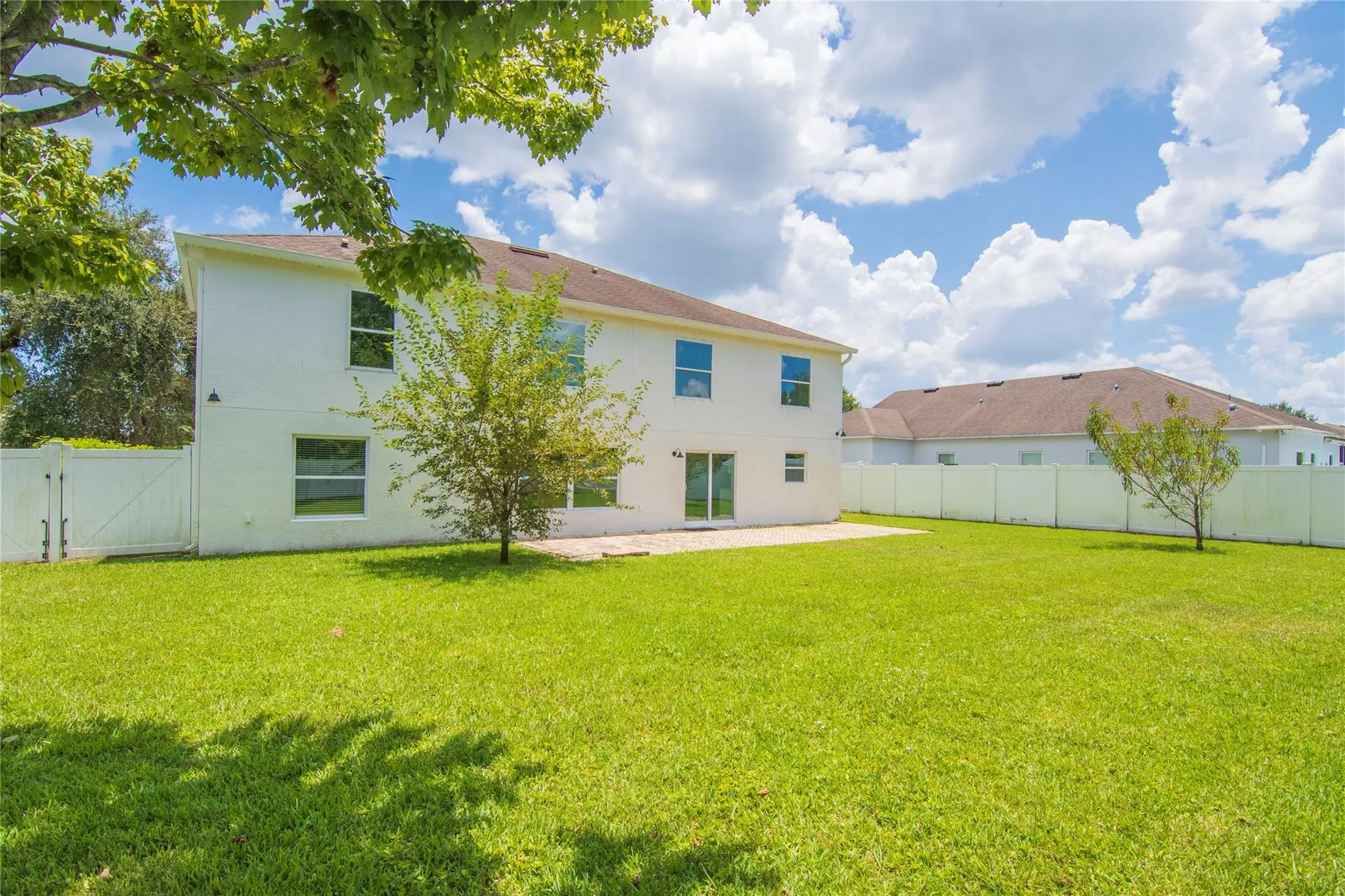 5947 Ridge Lake Cir