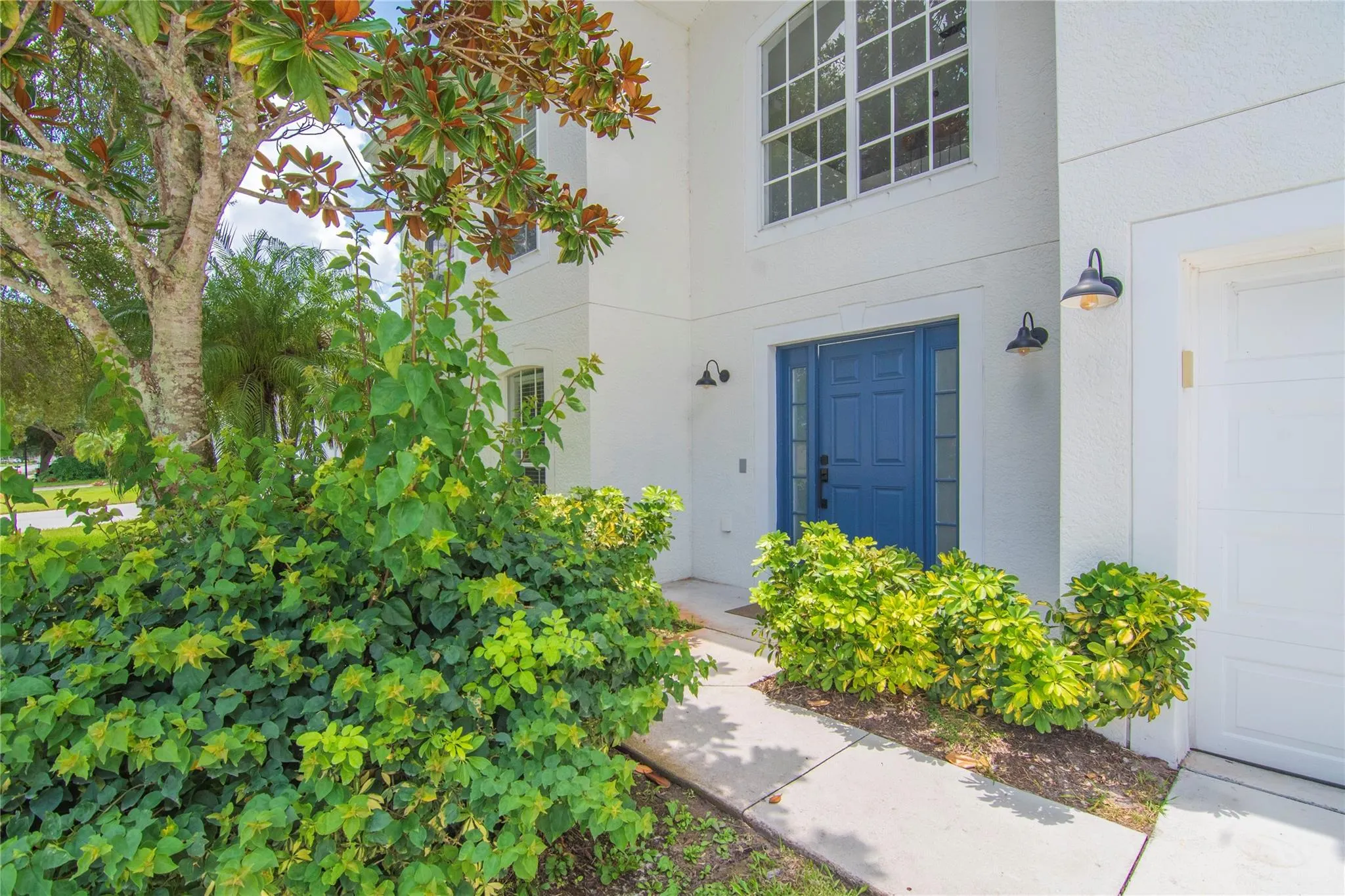 5947 Ridge Lake Cir