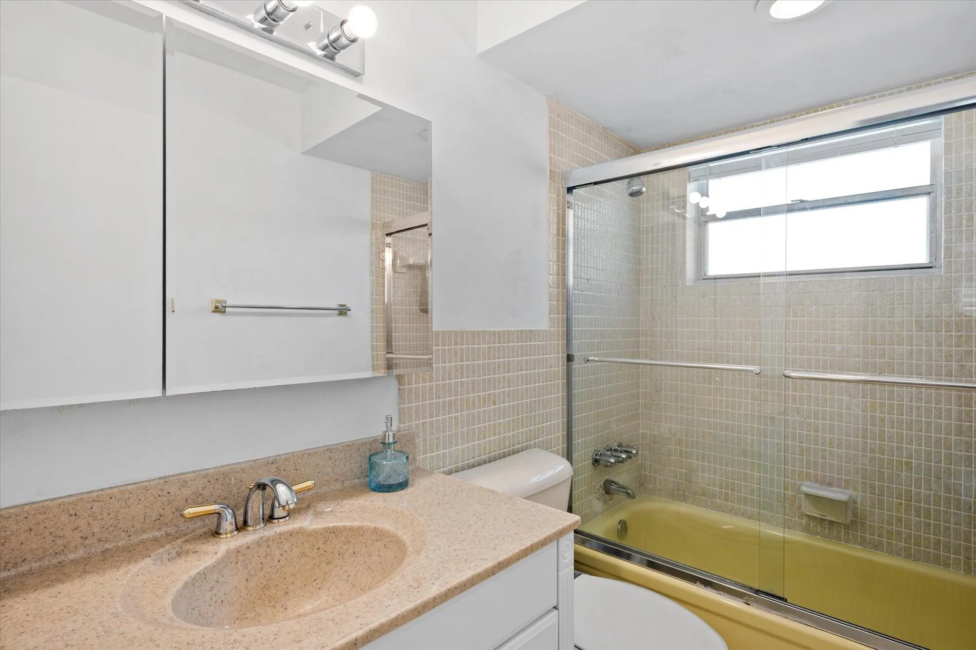 1000 NE 14th Ave, #211