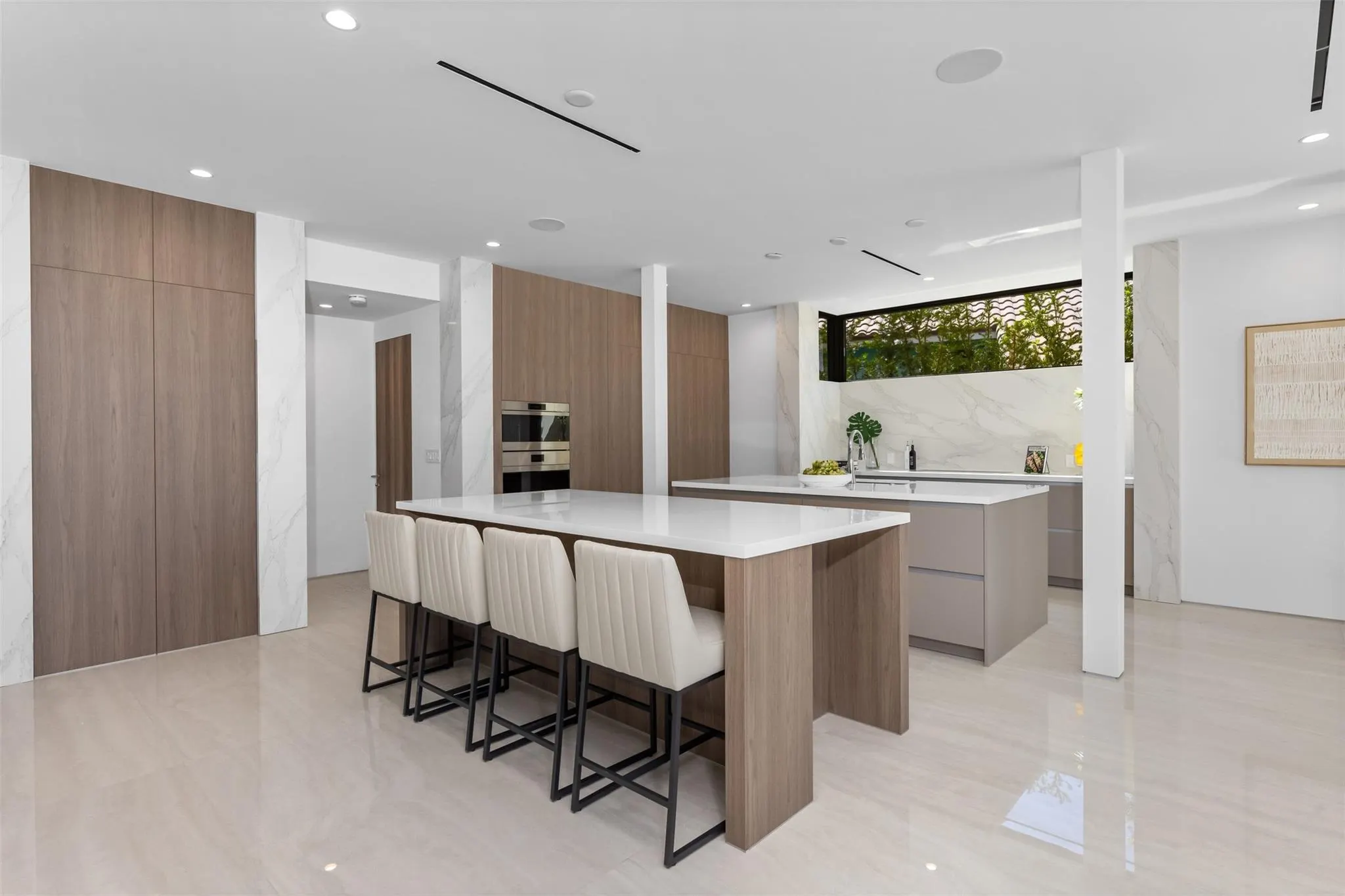 1637 SE 14th St