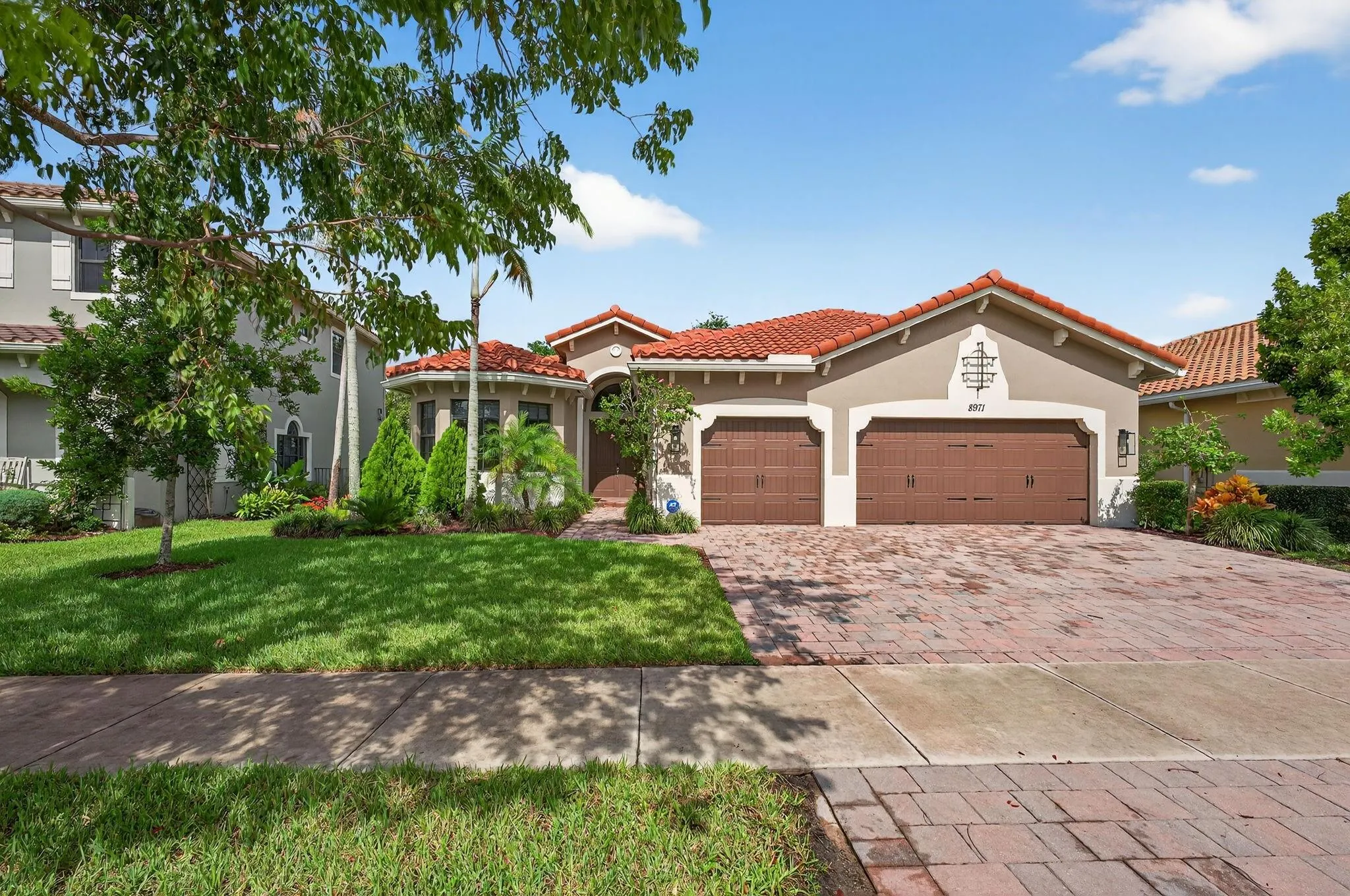8971 Edgewater Bnd