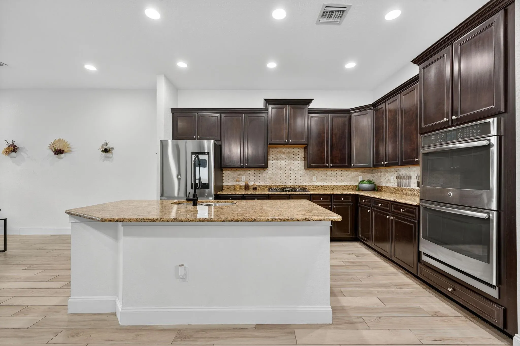 8971 Edgewater Bnd