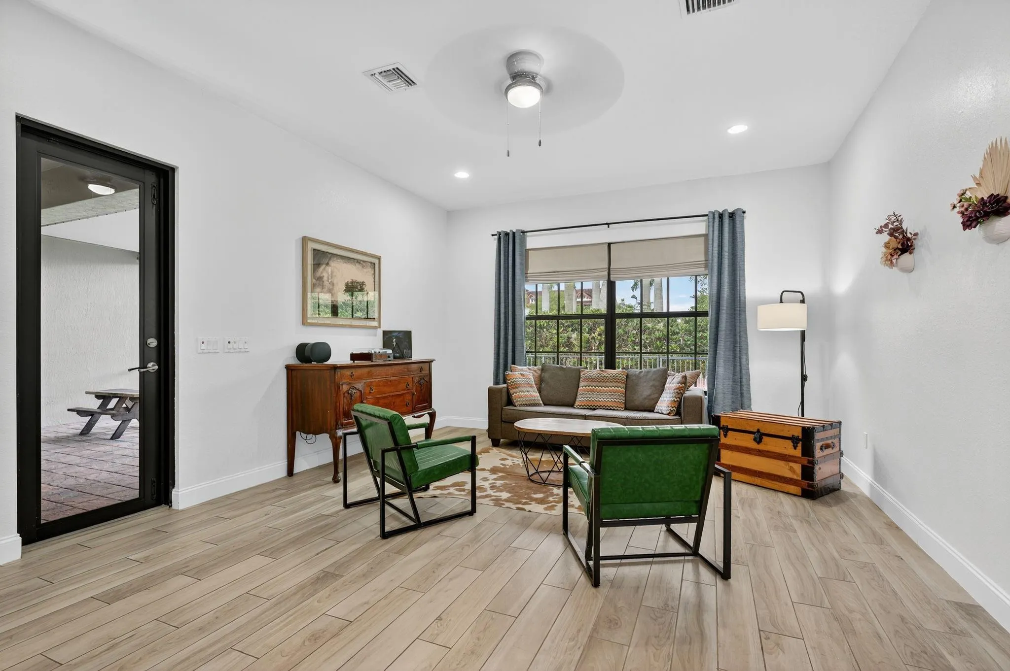 8971 Edgewater Bnd