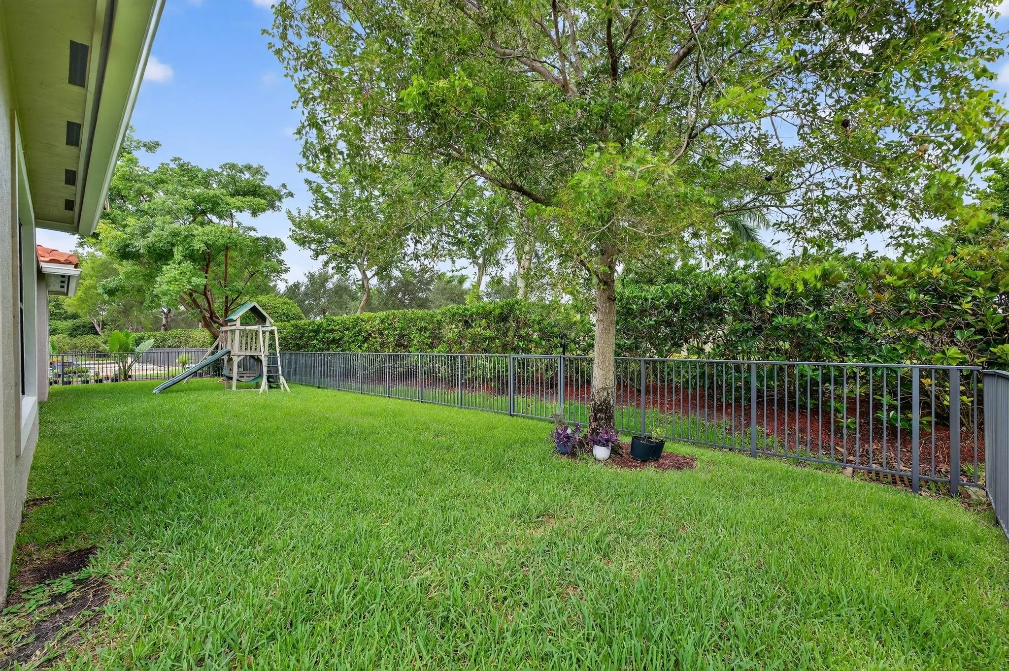 8971 Edgewater Bnd