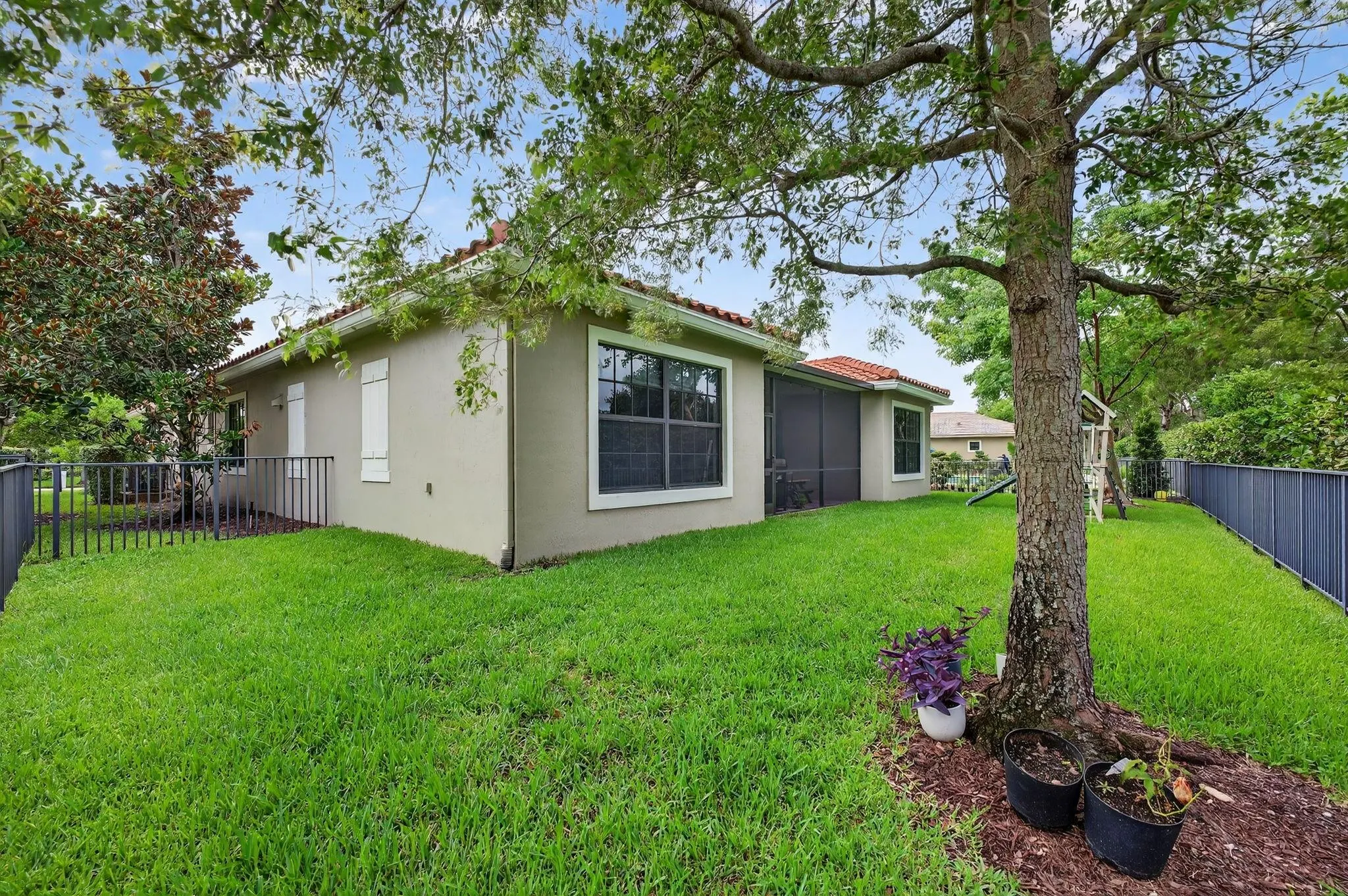 8971 Edgewater Bnd