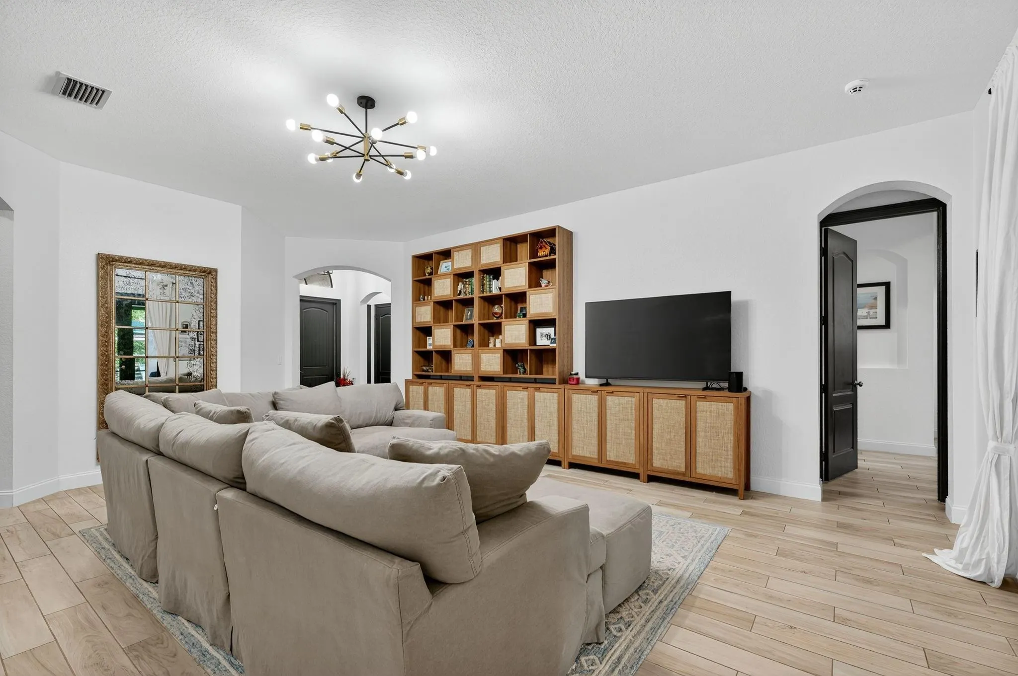 8971 Edgewater Bnd