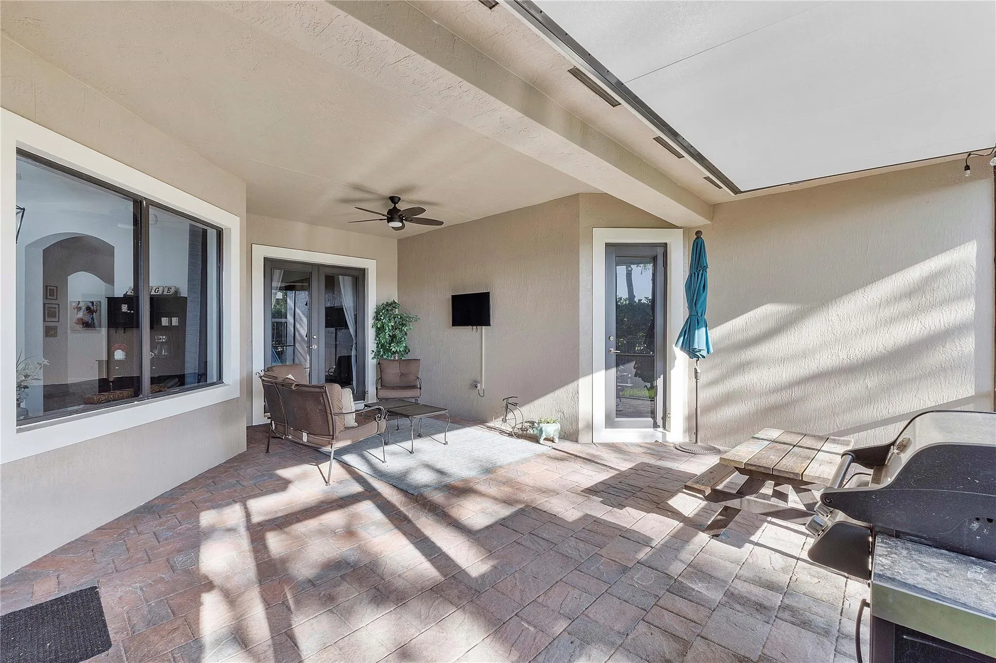 8971 Edgewater Bnd