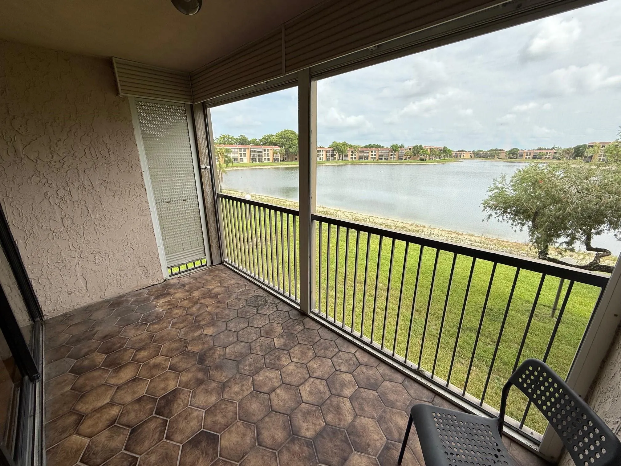 6215 Coral Lake Dr, #203
