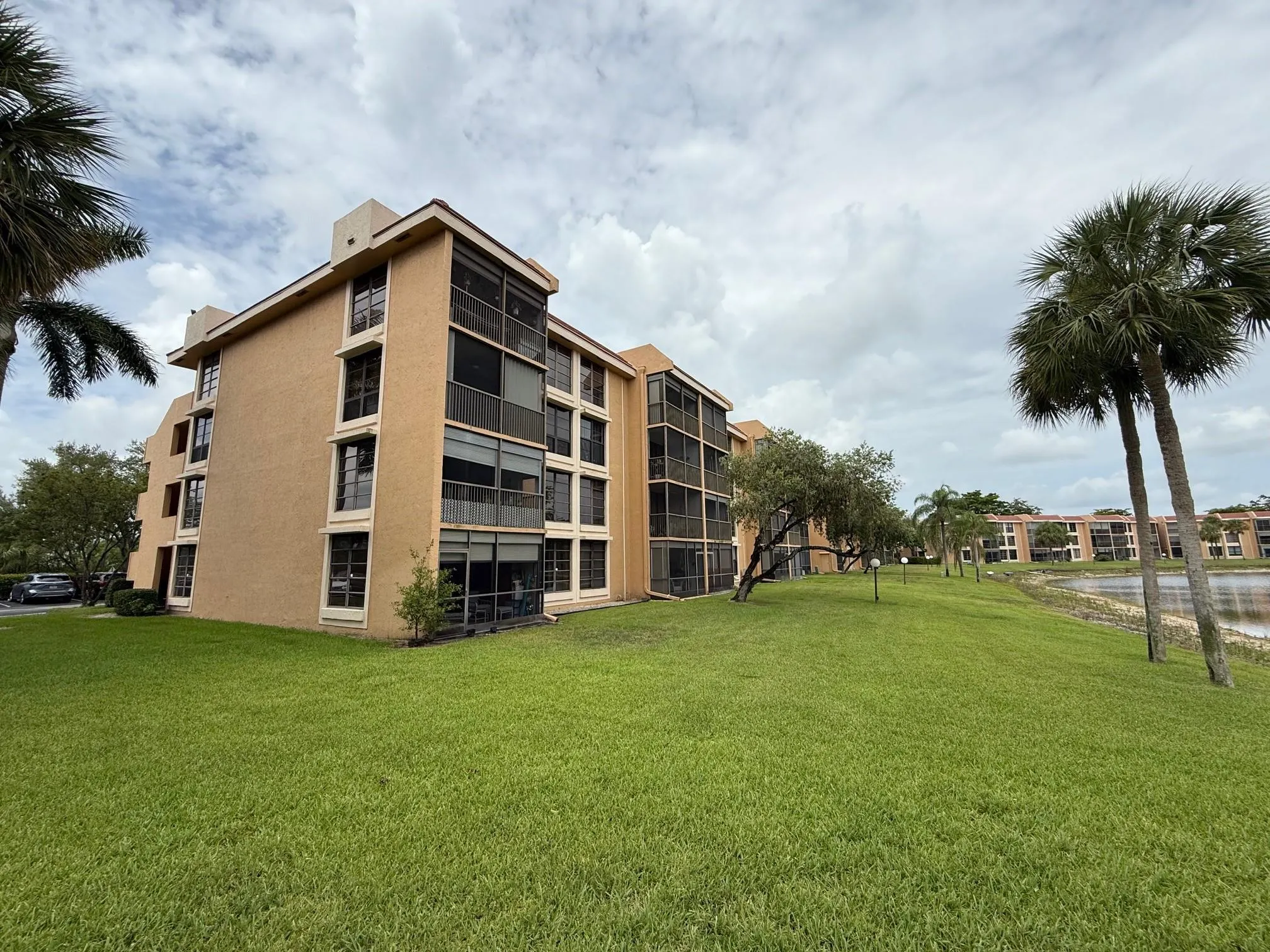6215 Coral Lake Dr, #203