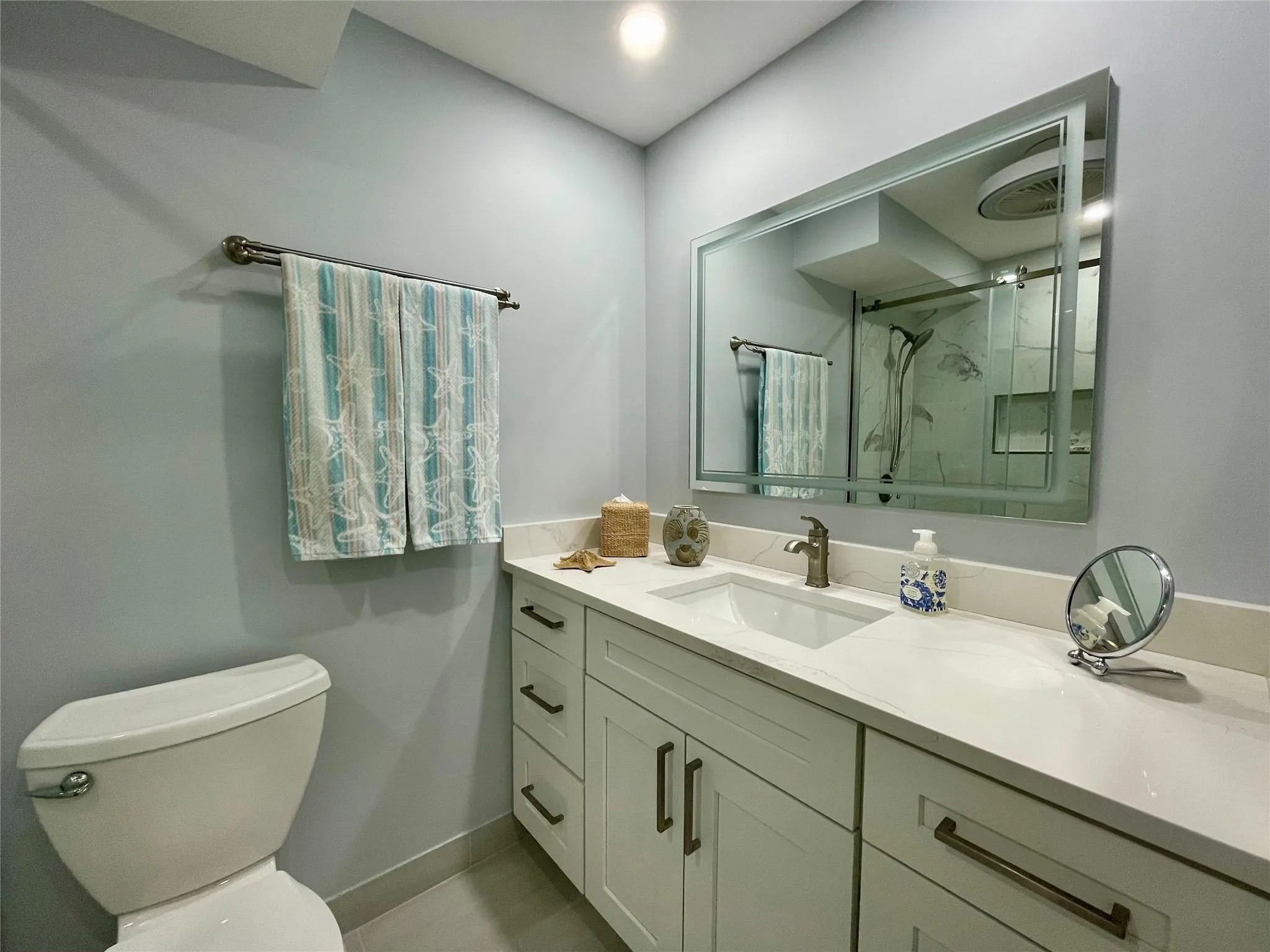 4629 Poinciana St, #215