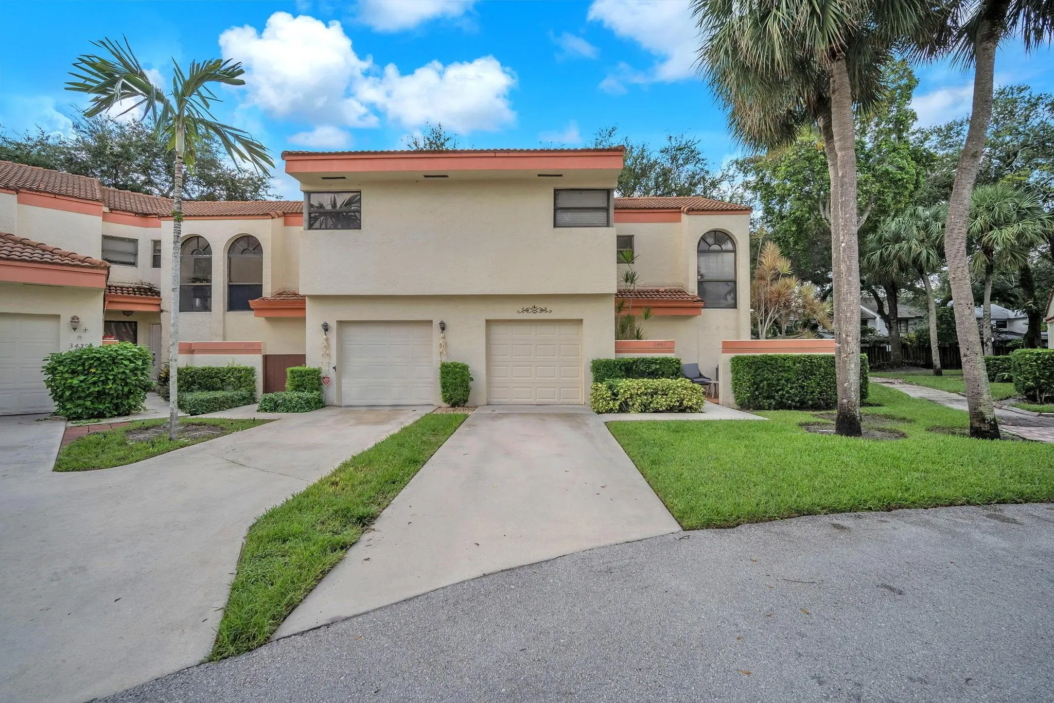 3443 Laurel Oaks Ln, #607