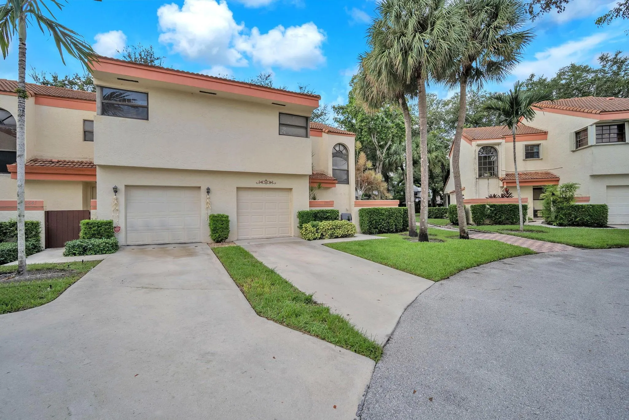 3443 Laurel Oaks Ln, #607