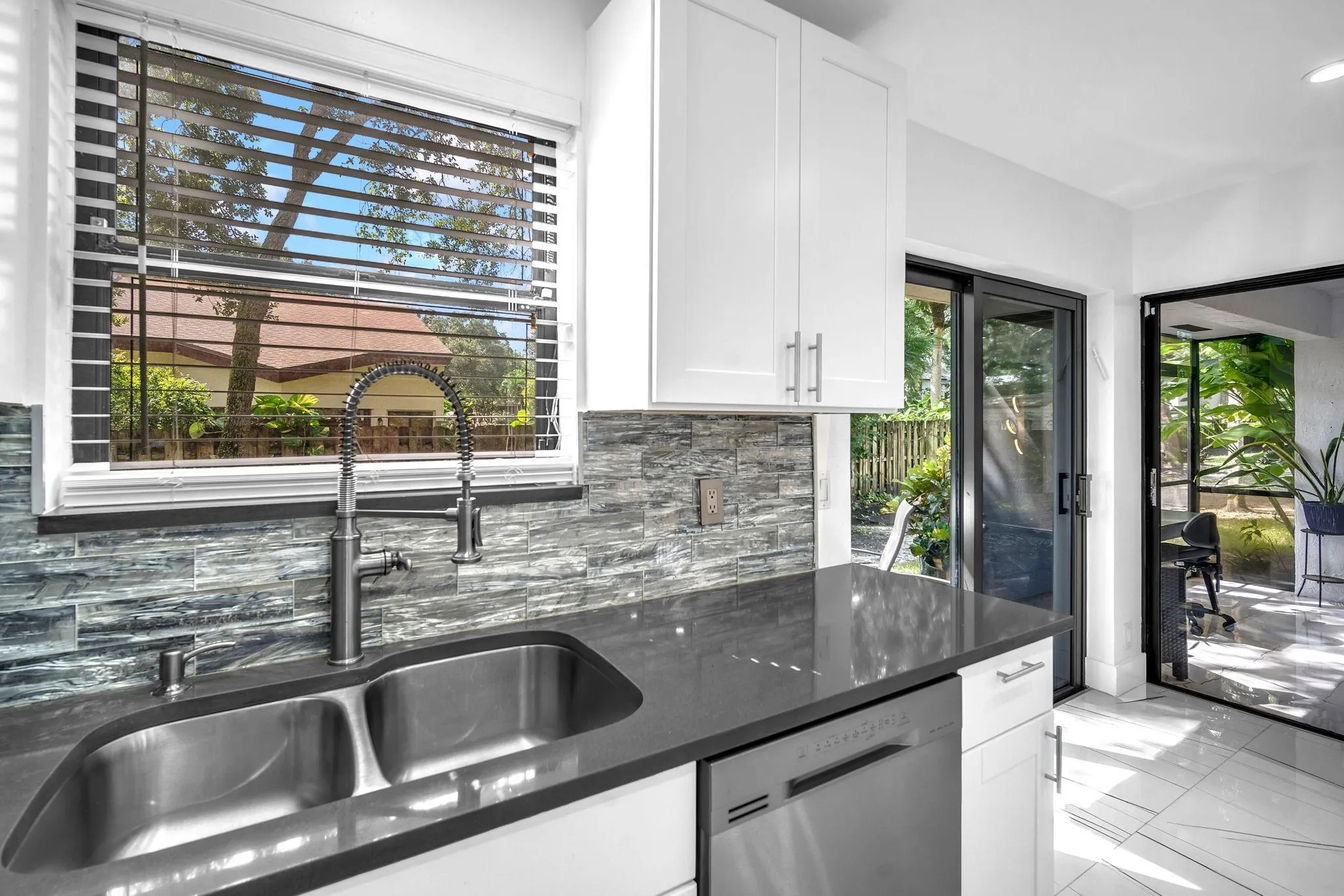 3443 Laurel Oaks Ln, #607