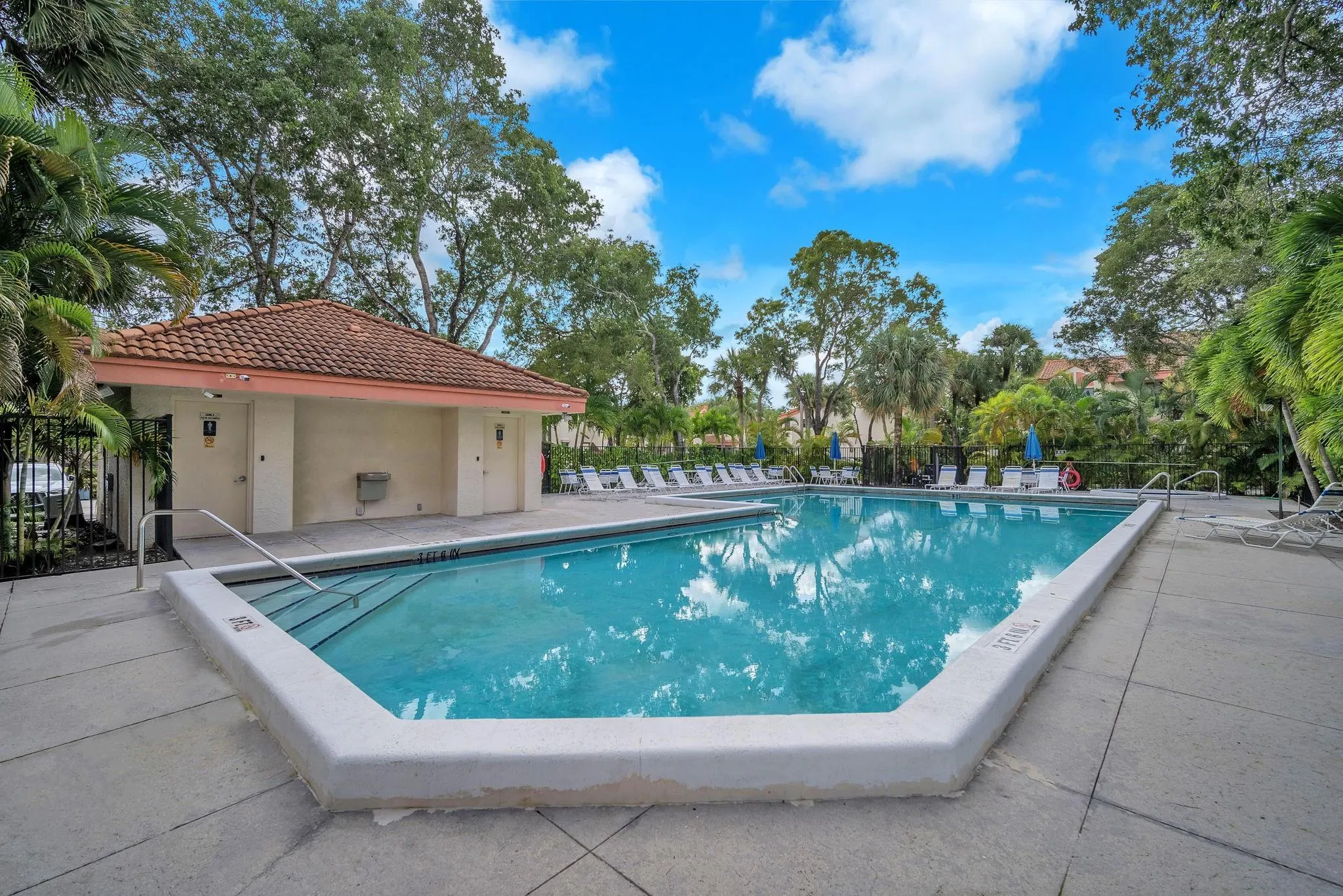3443 Laurel Oaks Ln, #607
