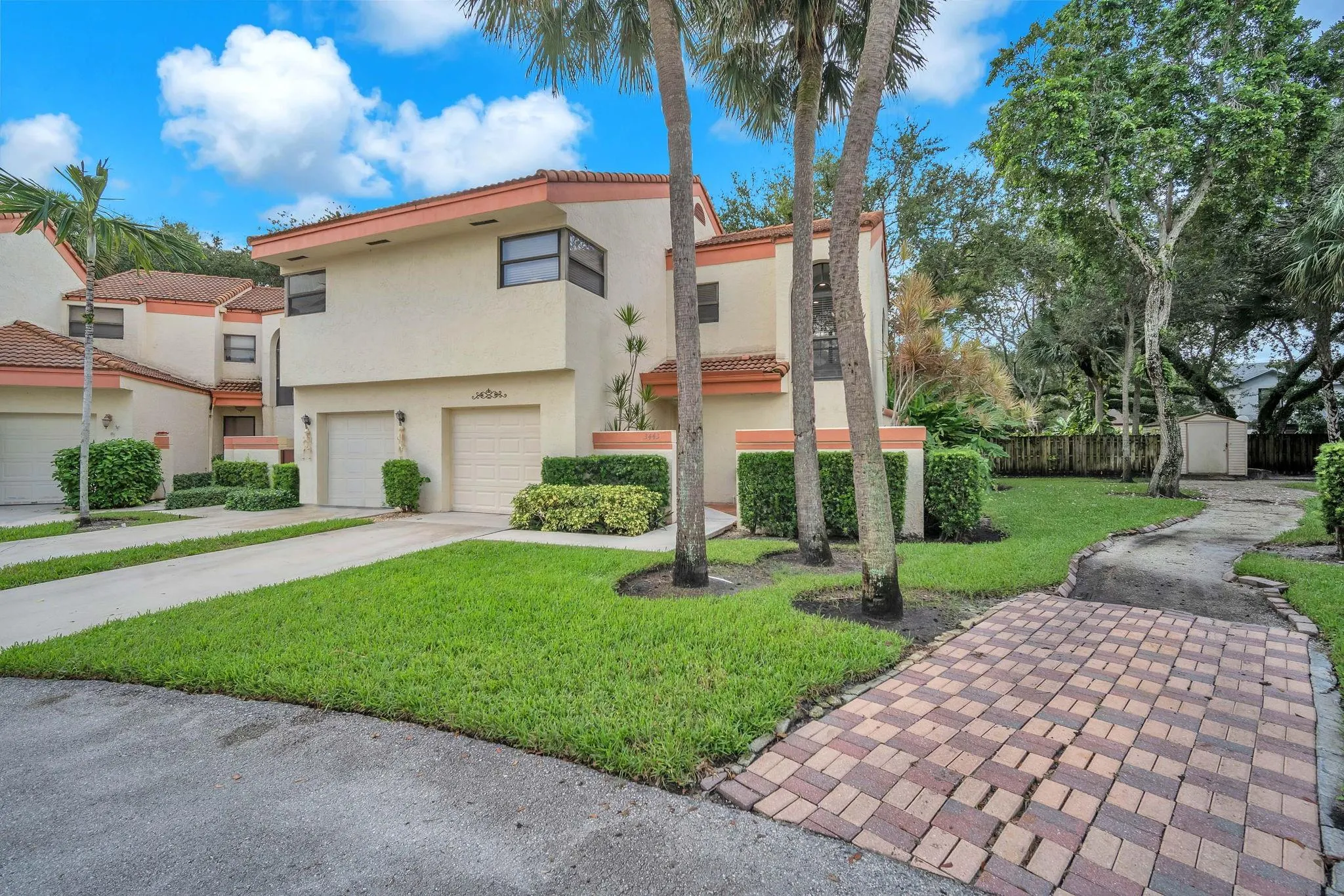 3443 Laurel Oaks Ln, #607