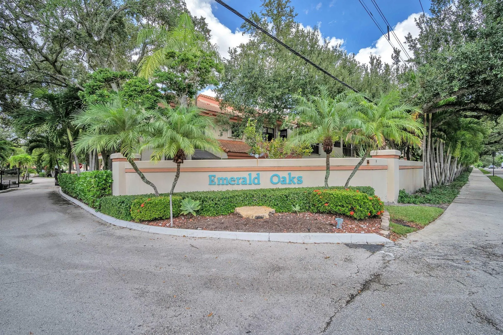 3443 Laurel Oaks Ln, #607