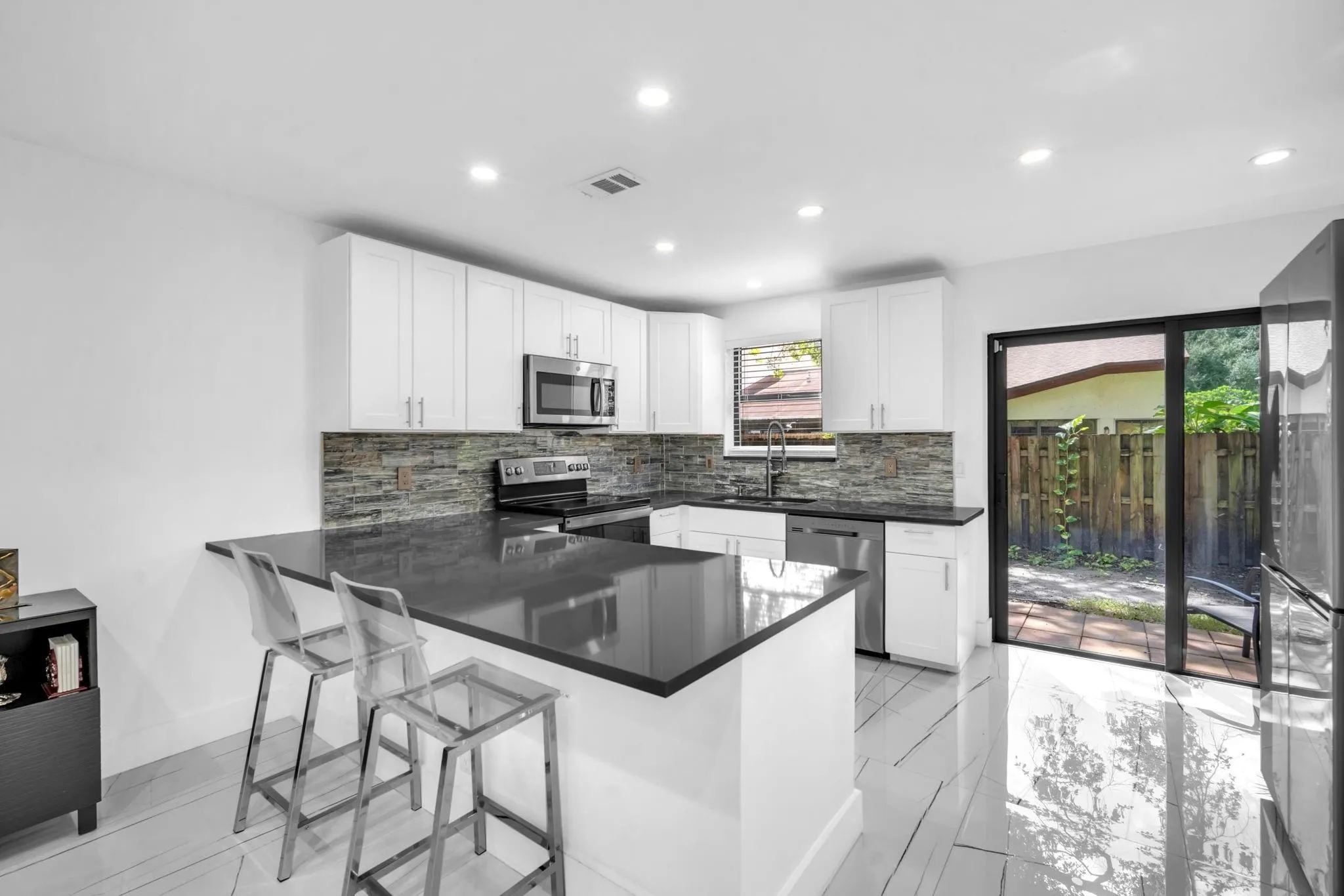 3443 Laurel Oaks Ln, #607