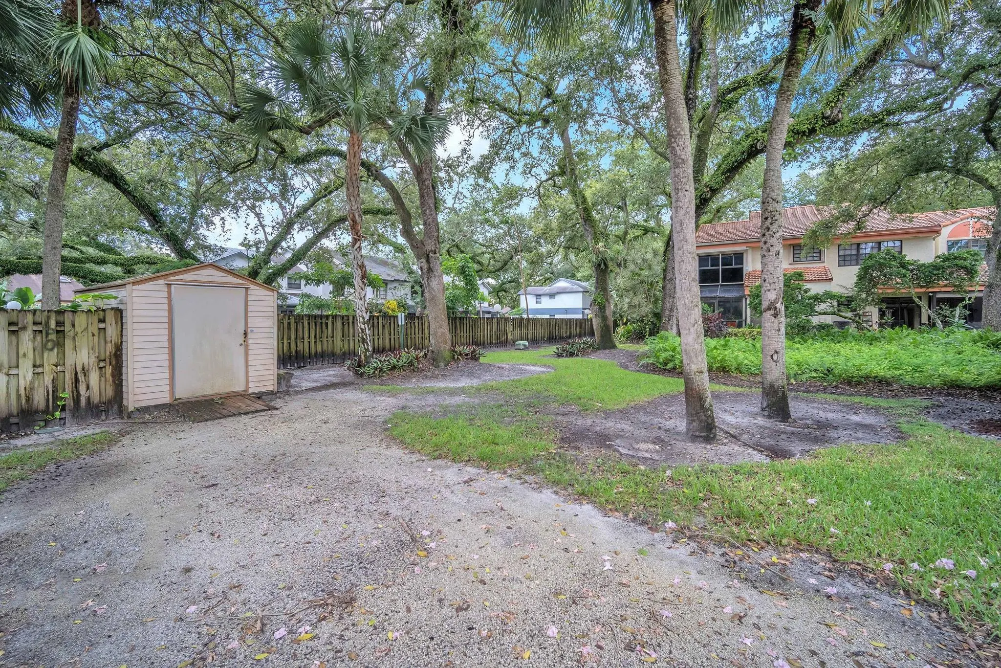 3443 Laurel Oaks Ln, #607