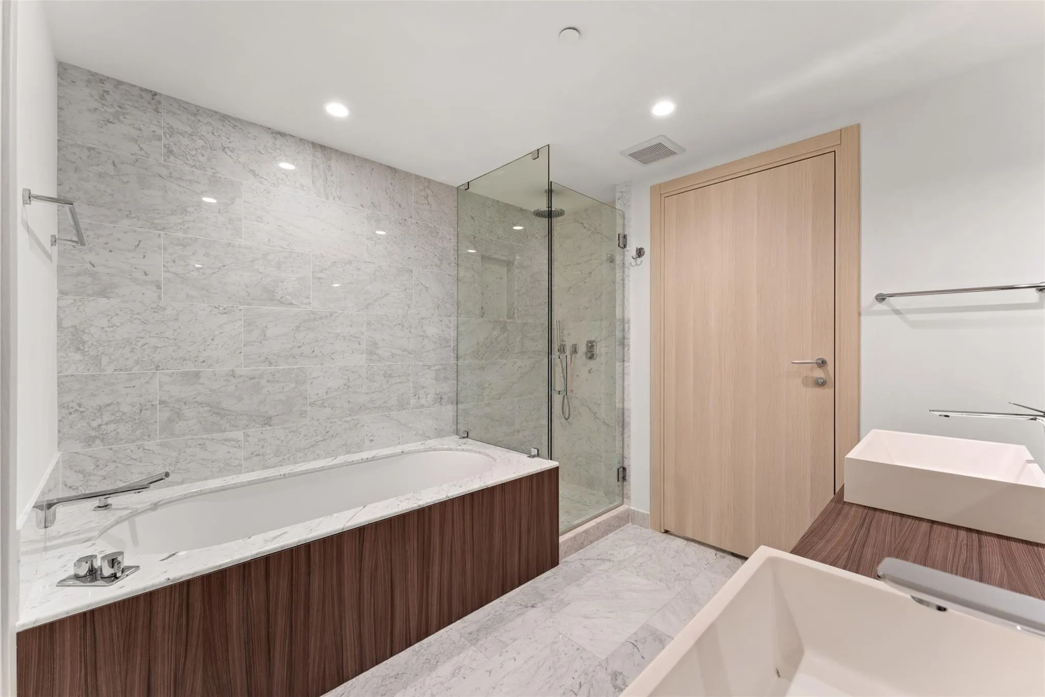 1000 Brickell Plz, #3103