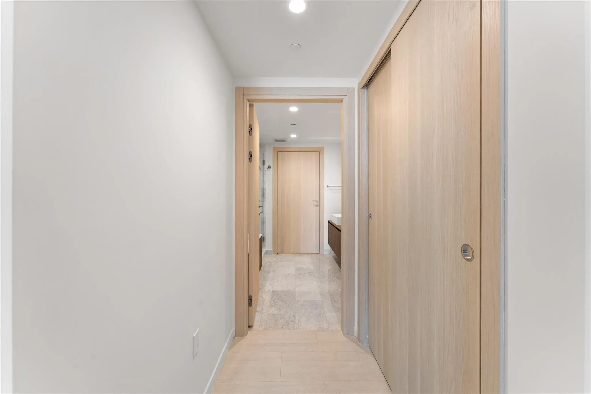 1000 Brickell Plz, #3103