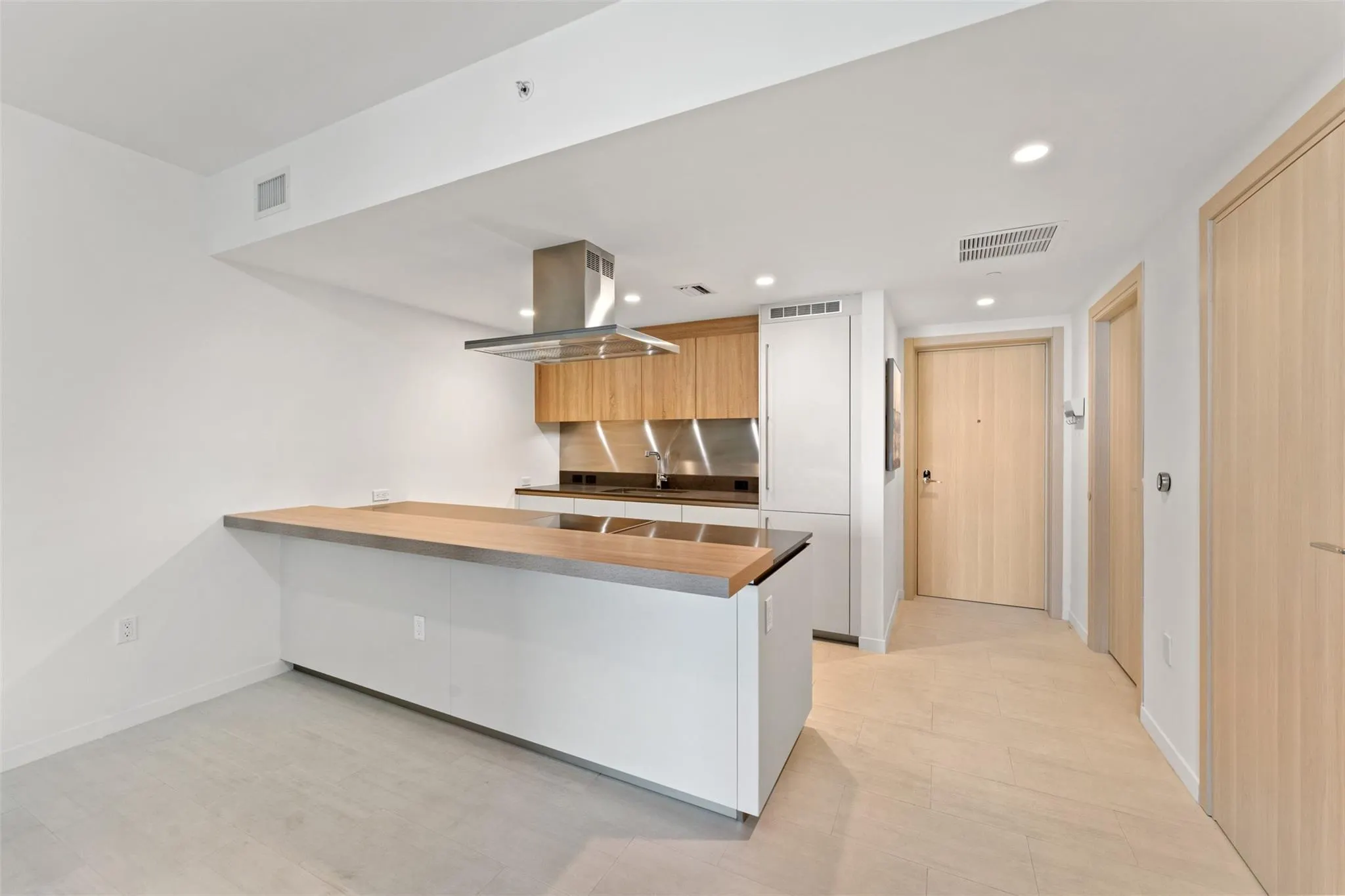 1000 Brickell Plz, #3103