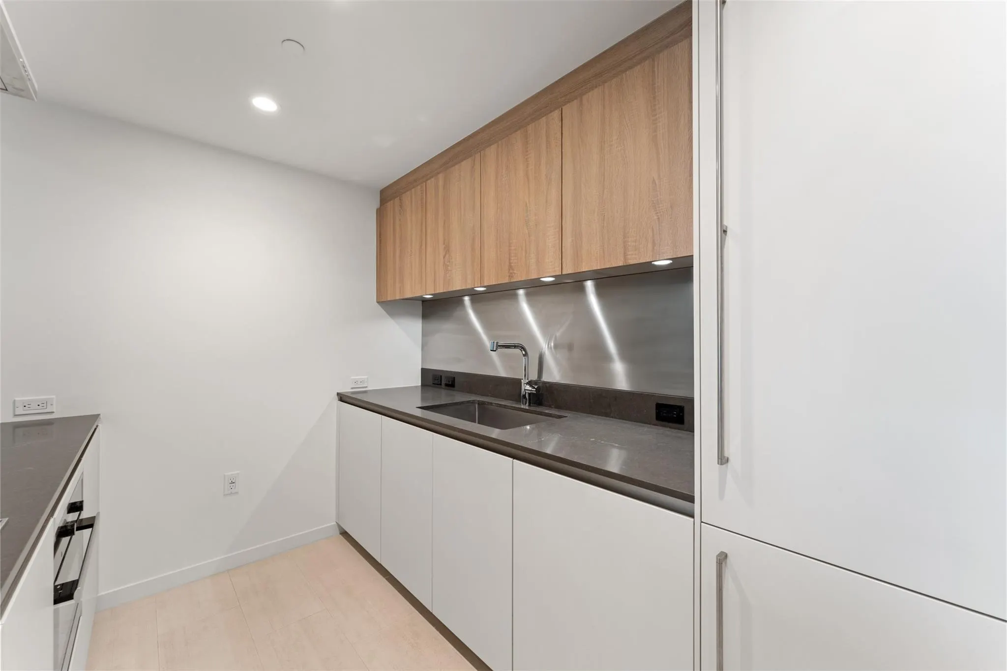 1000 Brickell Plz, #3103