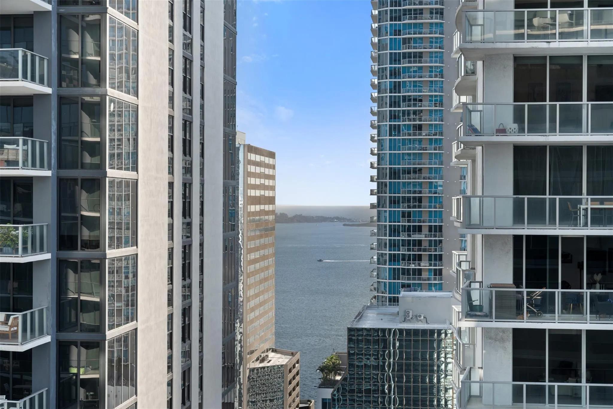 1000 Brickell Plz, #3103