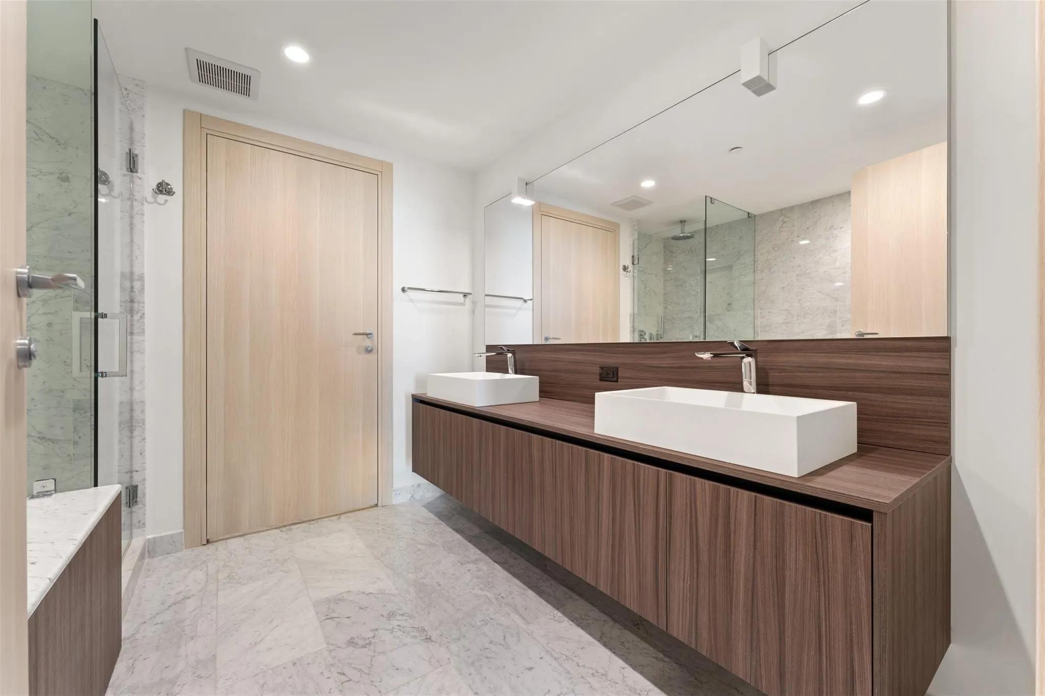 1000 Brickell Plz, #3103
