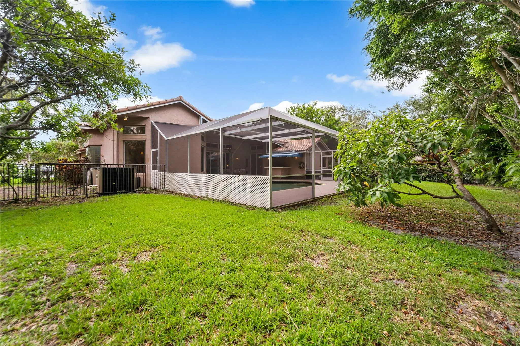 6567 NW 72nd Pl