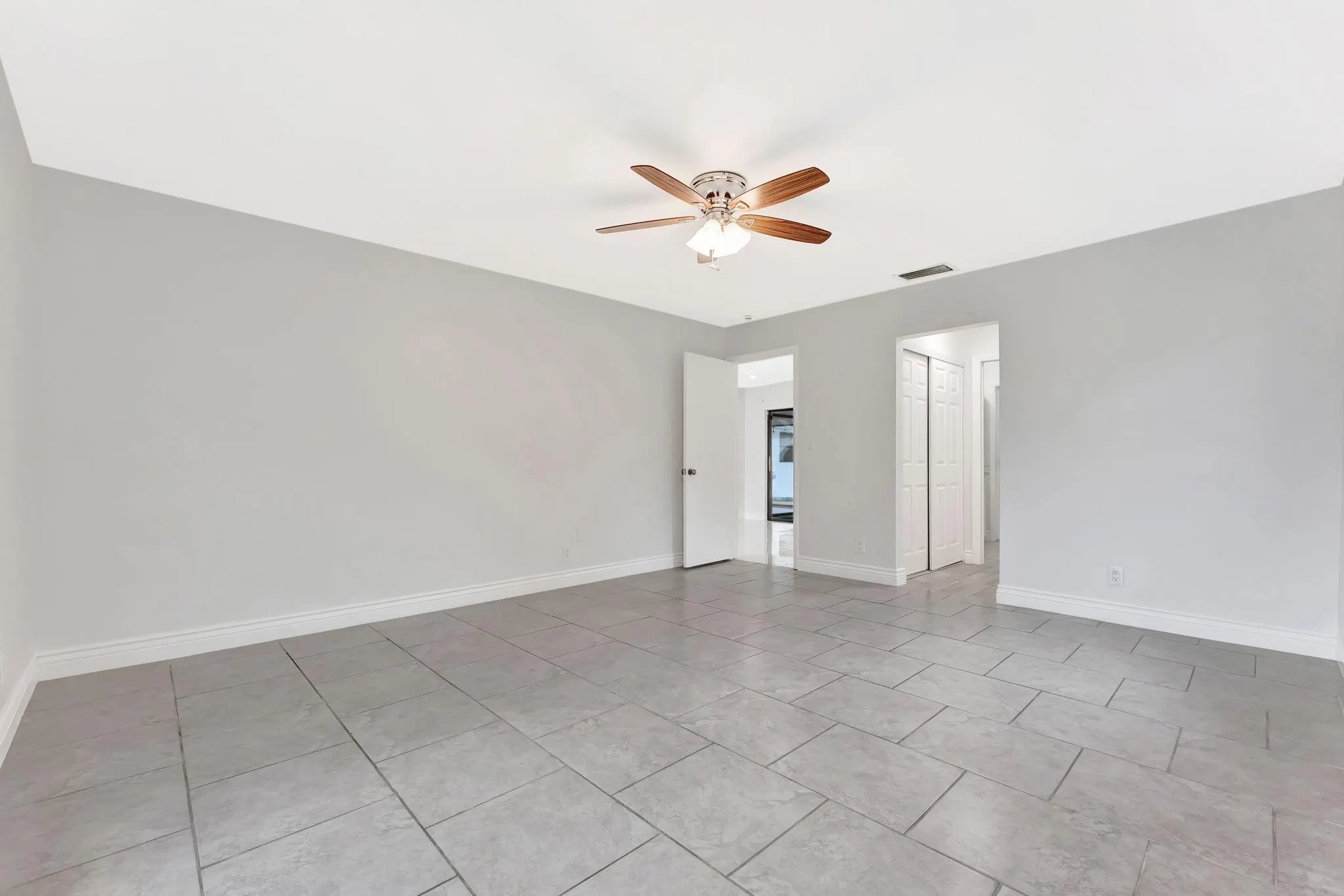 10251 NW 39th Ct