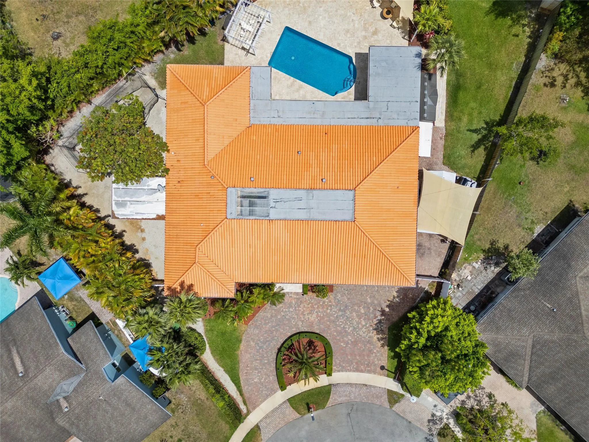 16686 Golfview Dr