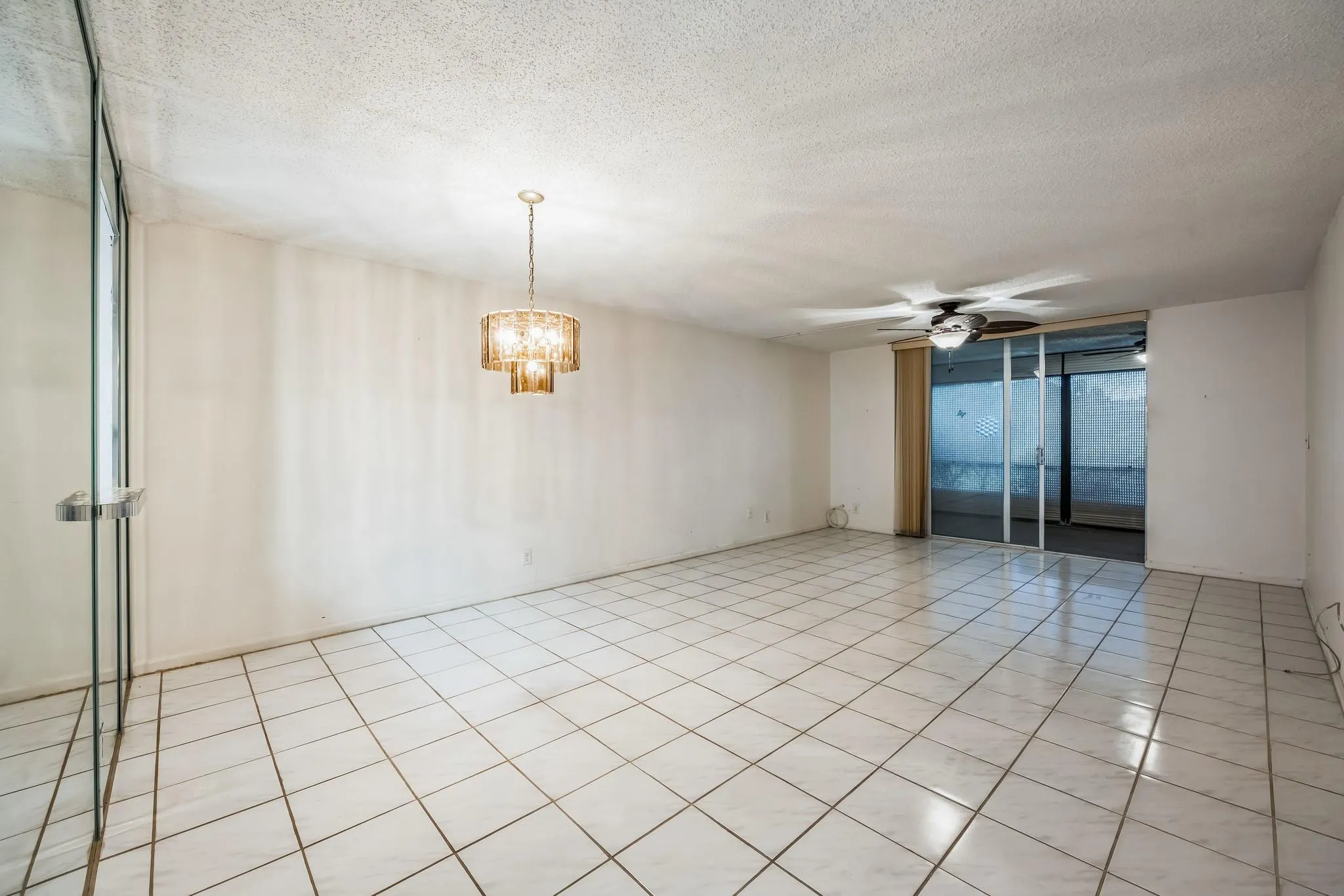 7210 Lake Circle Dr, #106