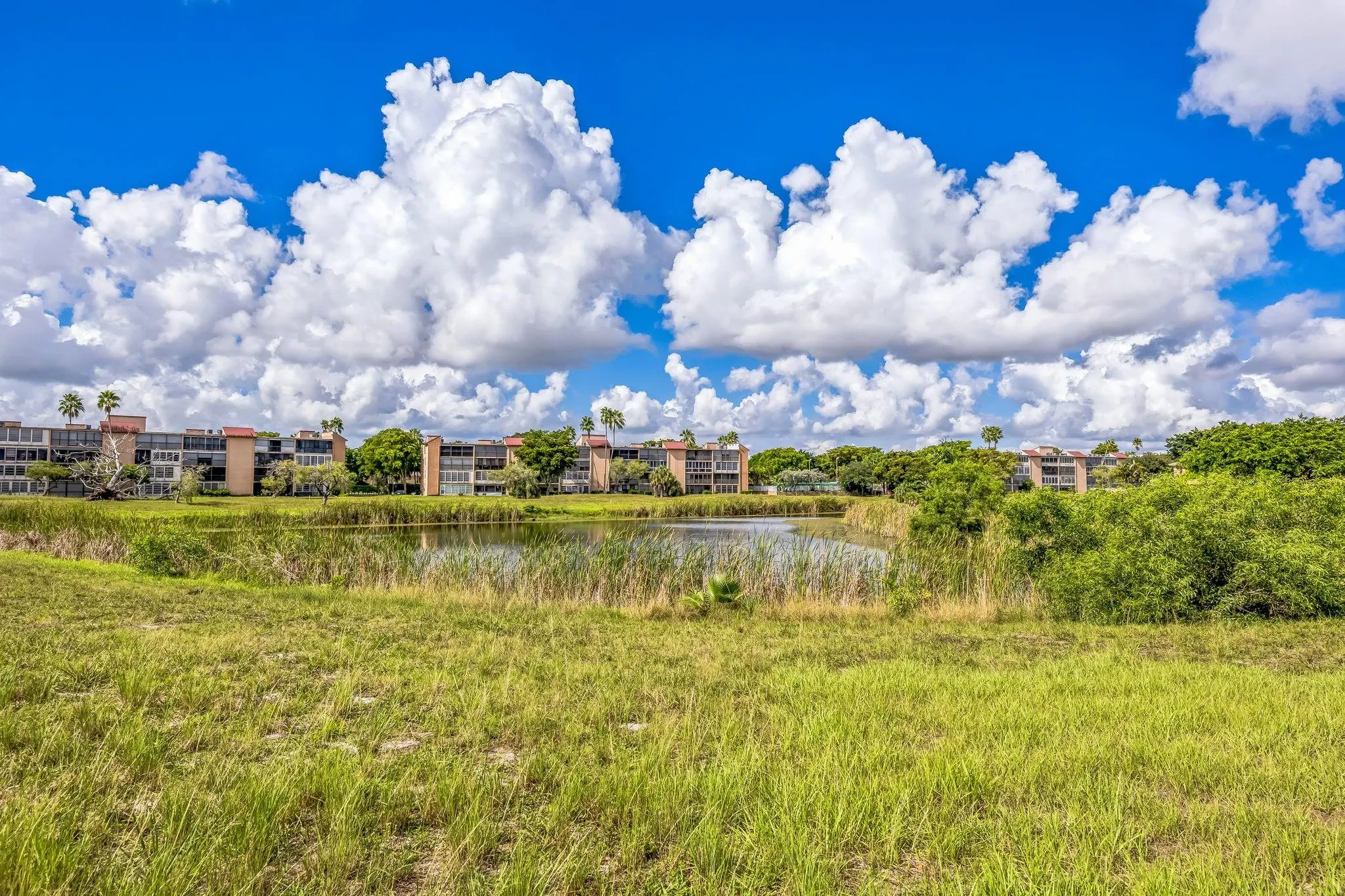 7210 Lake Circle Dr, #106