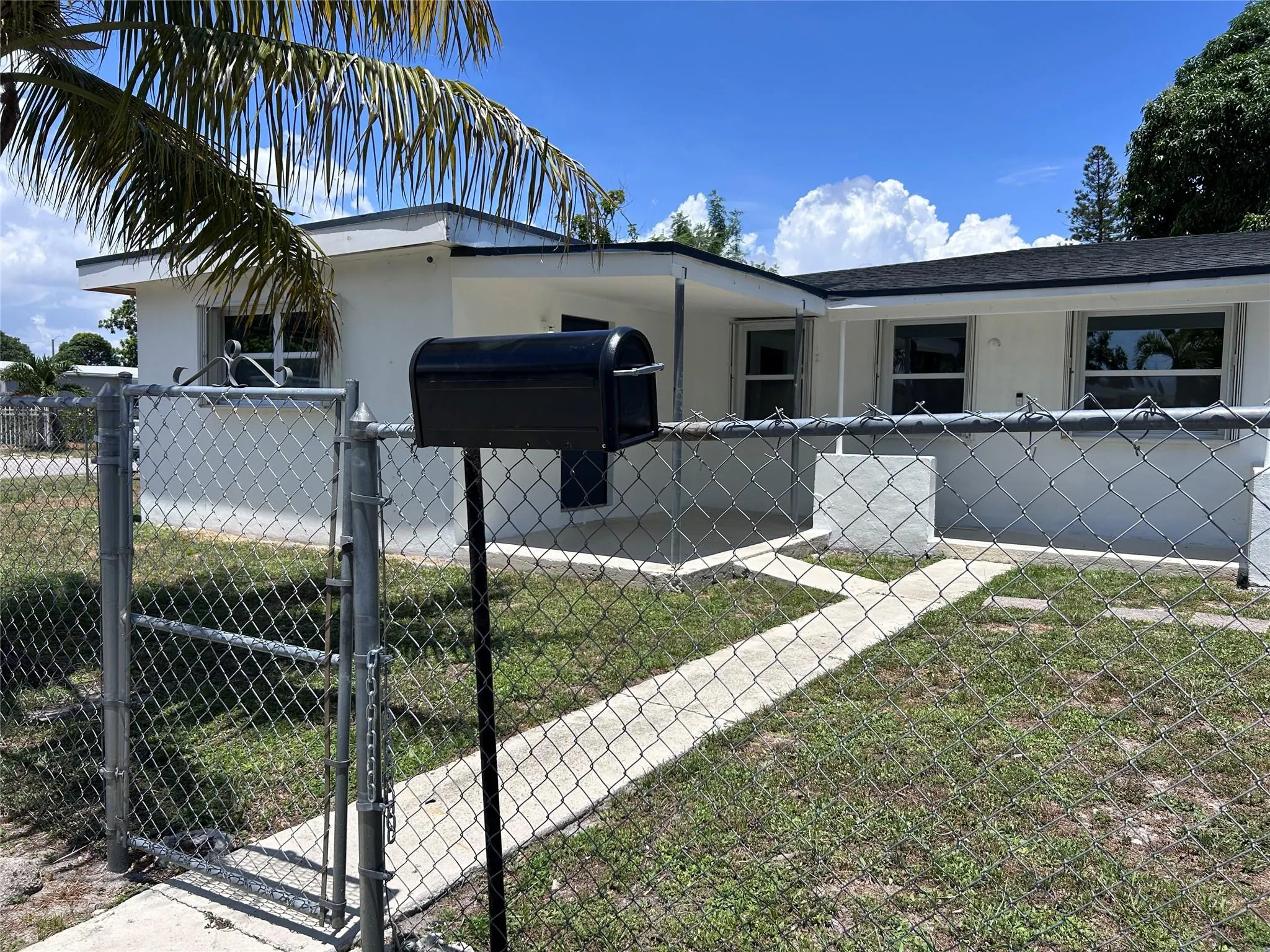 1835 NW 122nd St