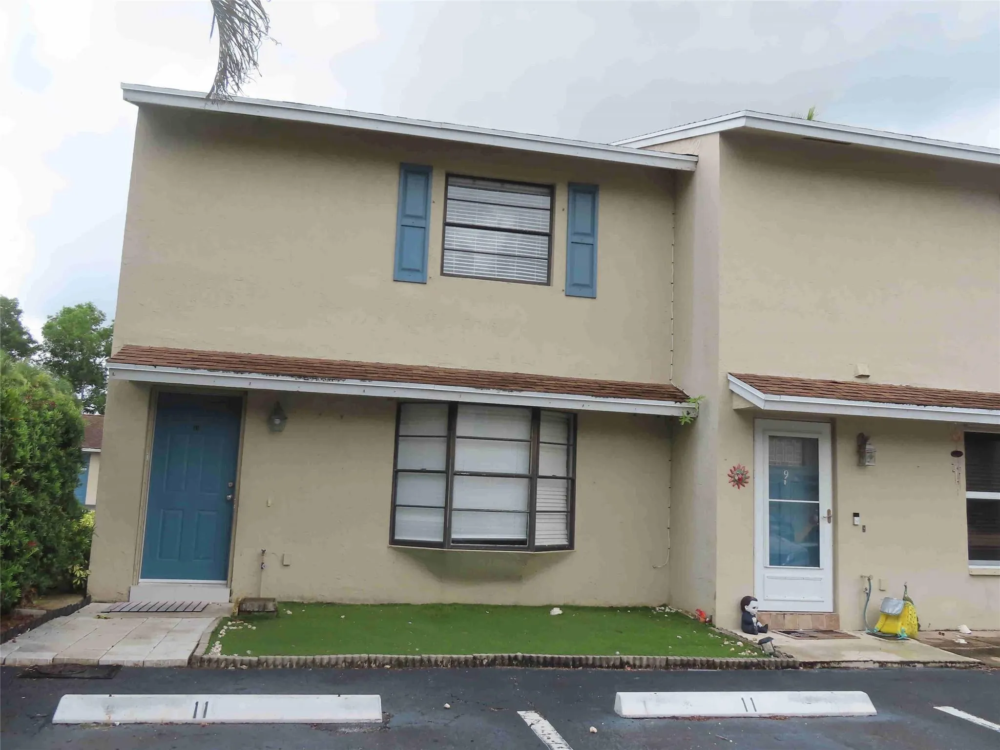 69 SW Blackburn, #11