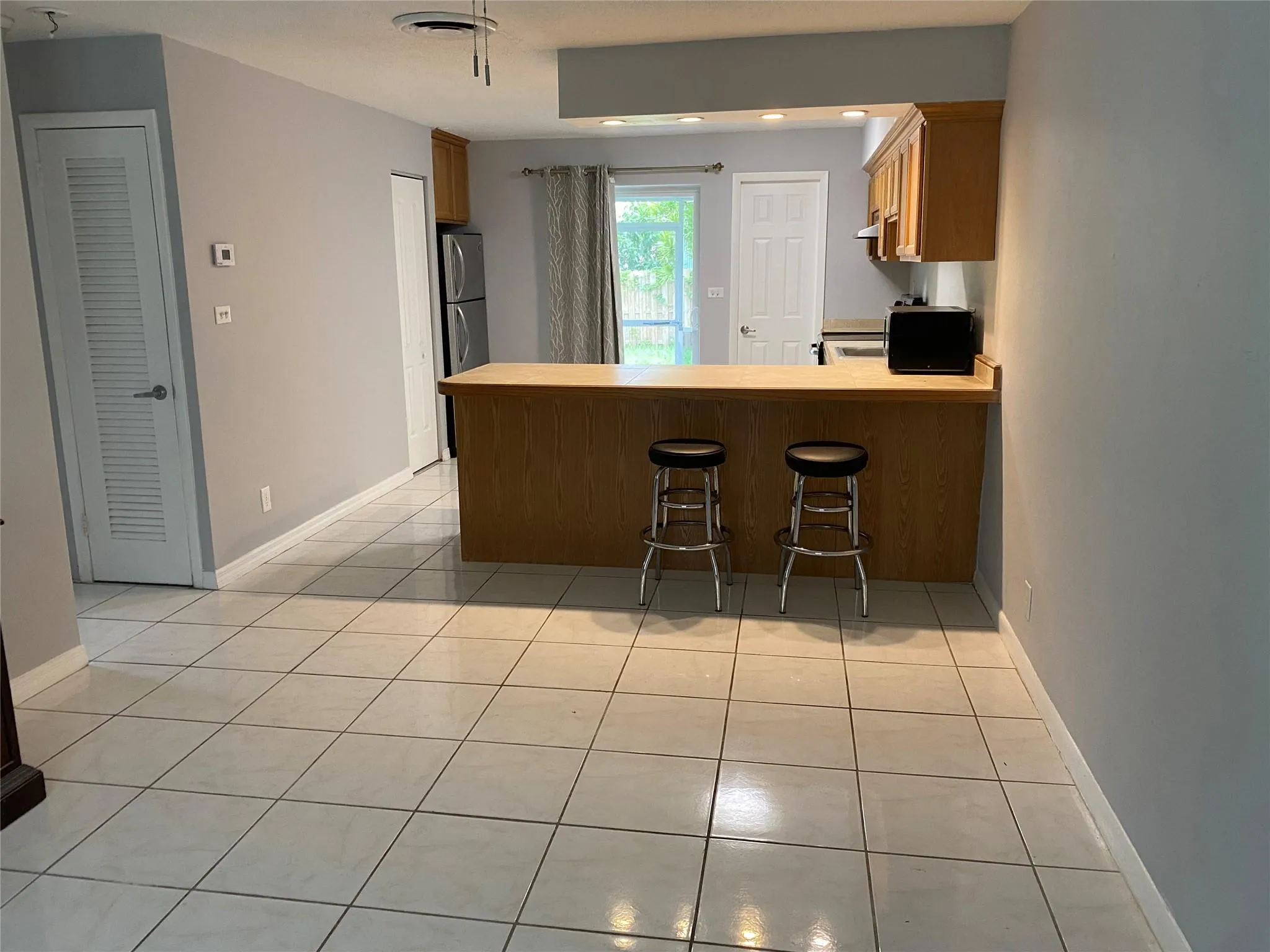 2608 NW 65th Ave