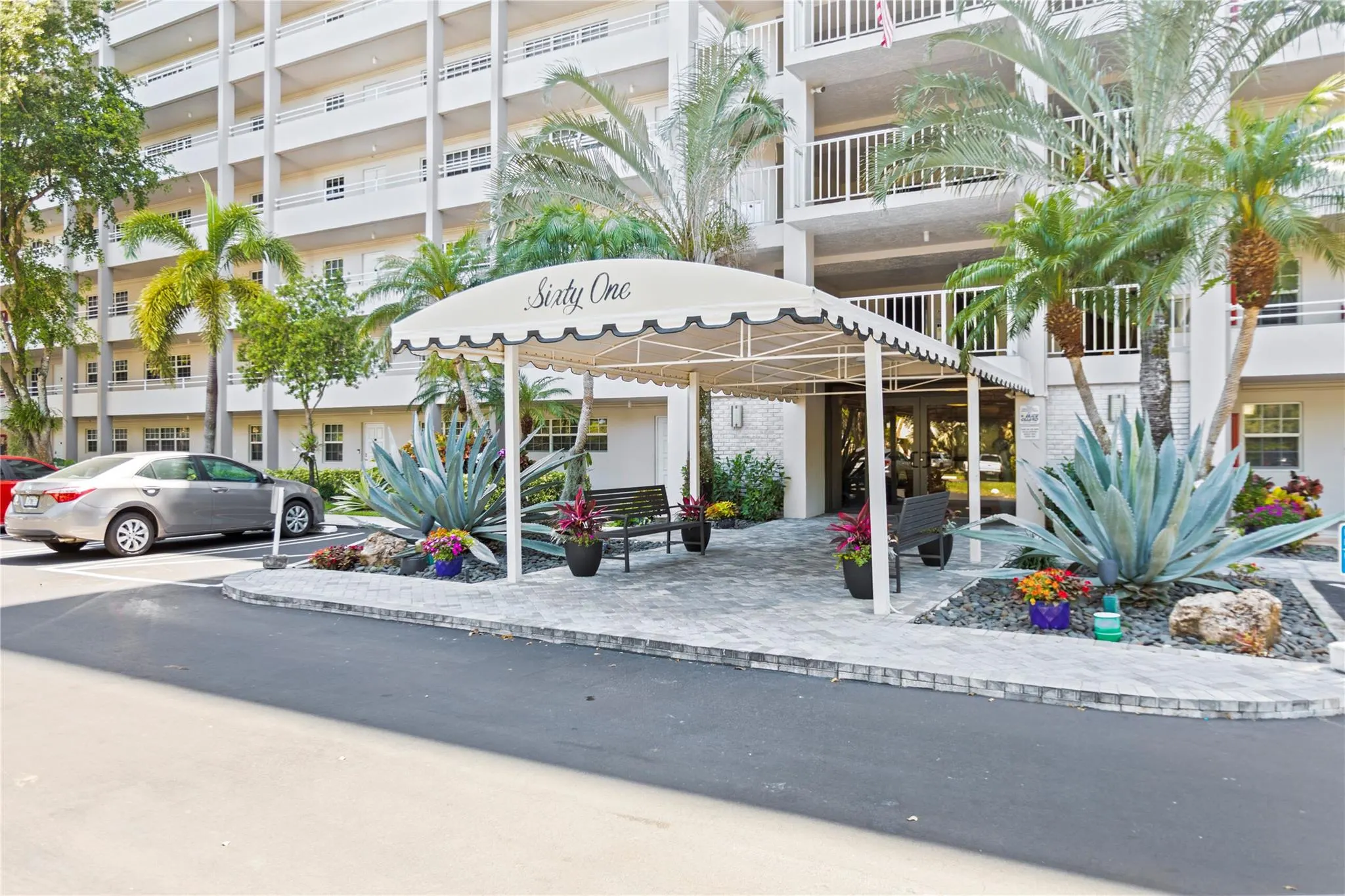 575 Oaks Ln, #403