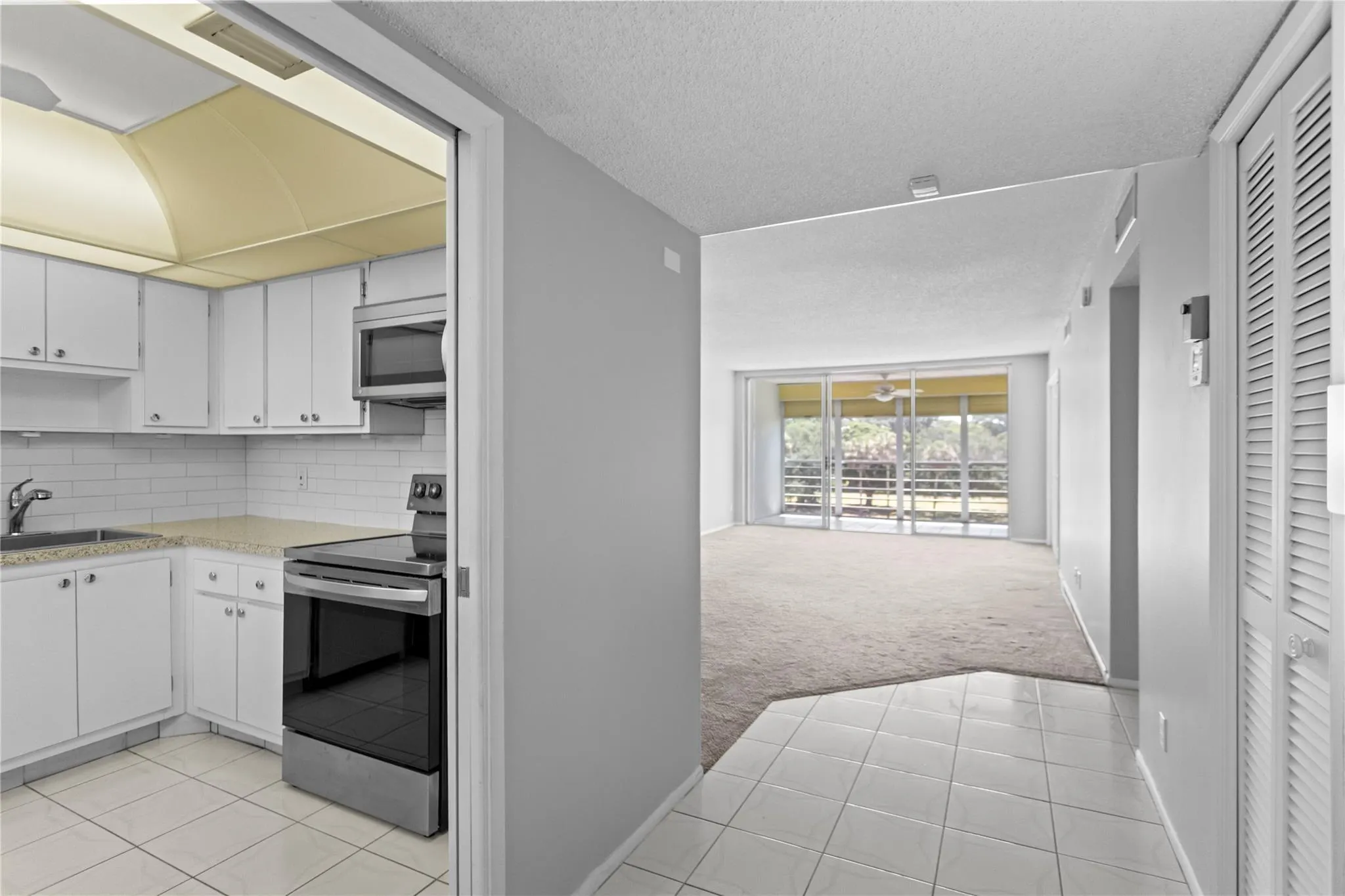 575 Oaks Ln, #403