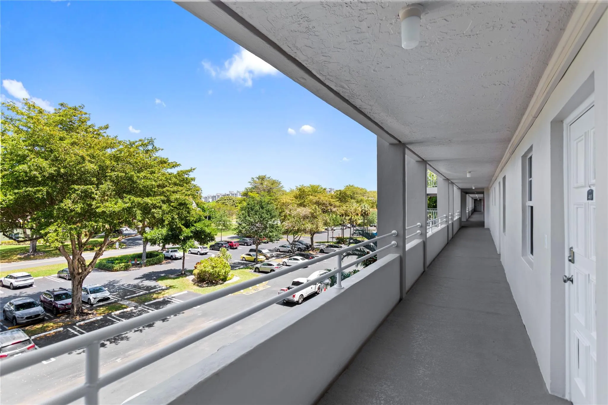 575 Oaks Ln, #403