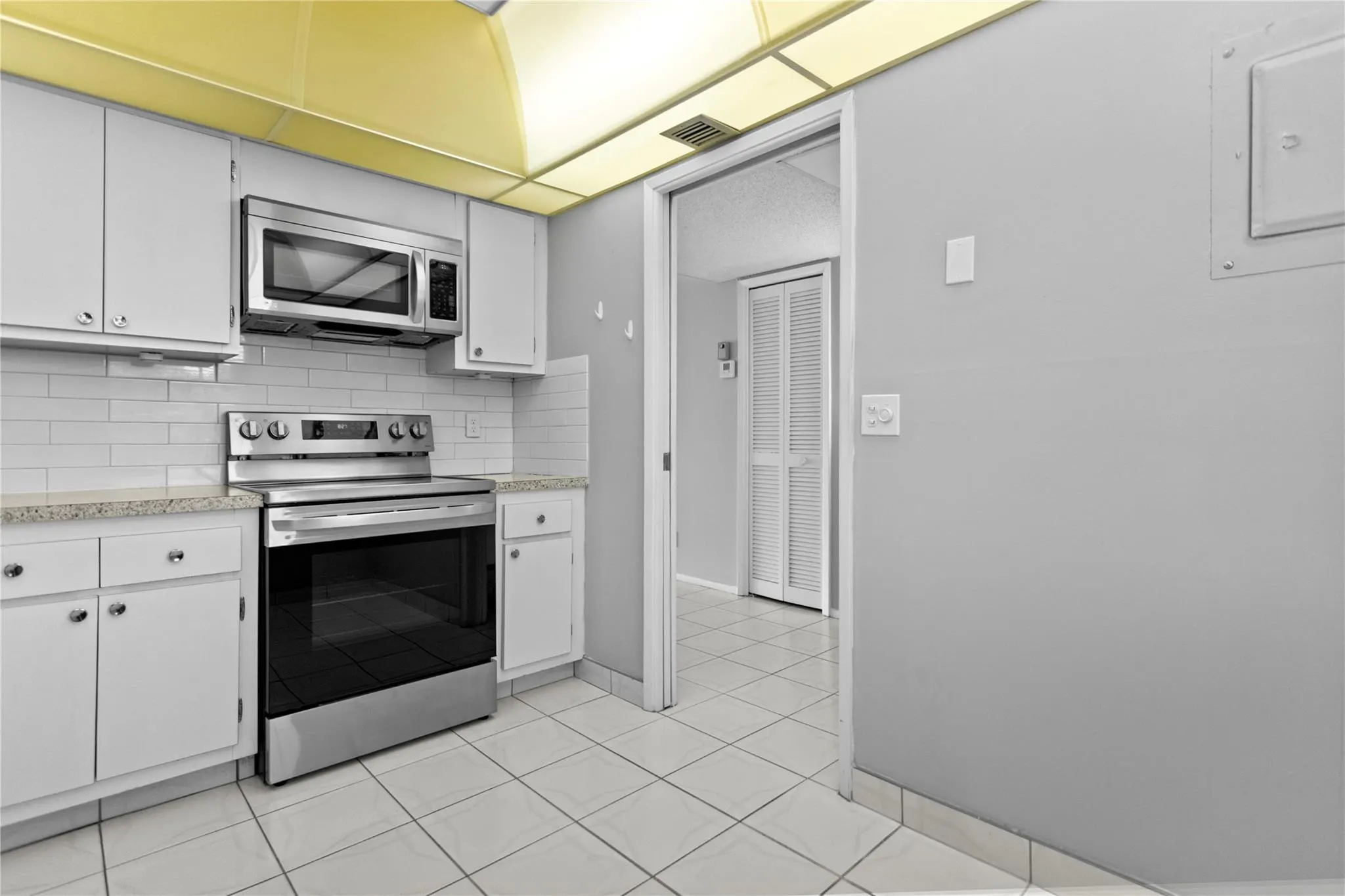 575 Oaks Ln, #403