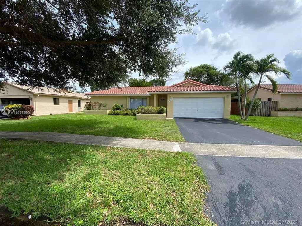 9658 NW 28th Ct