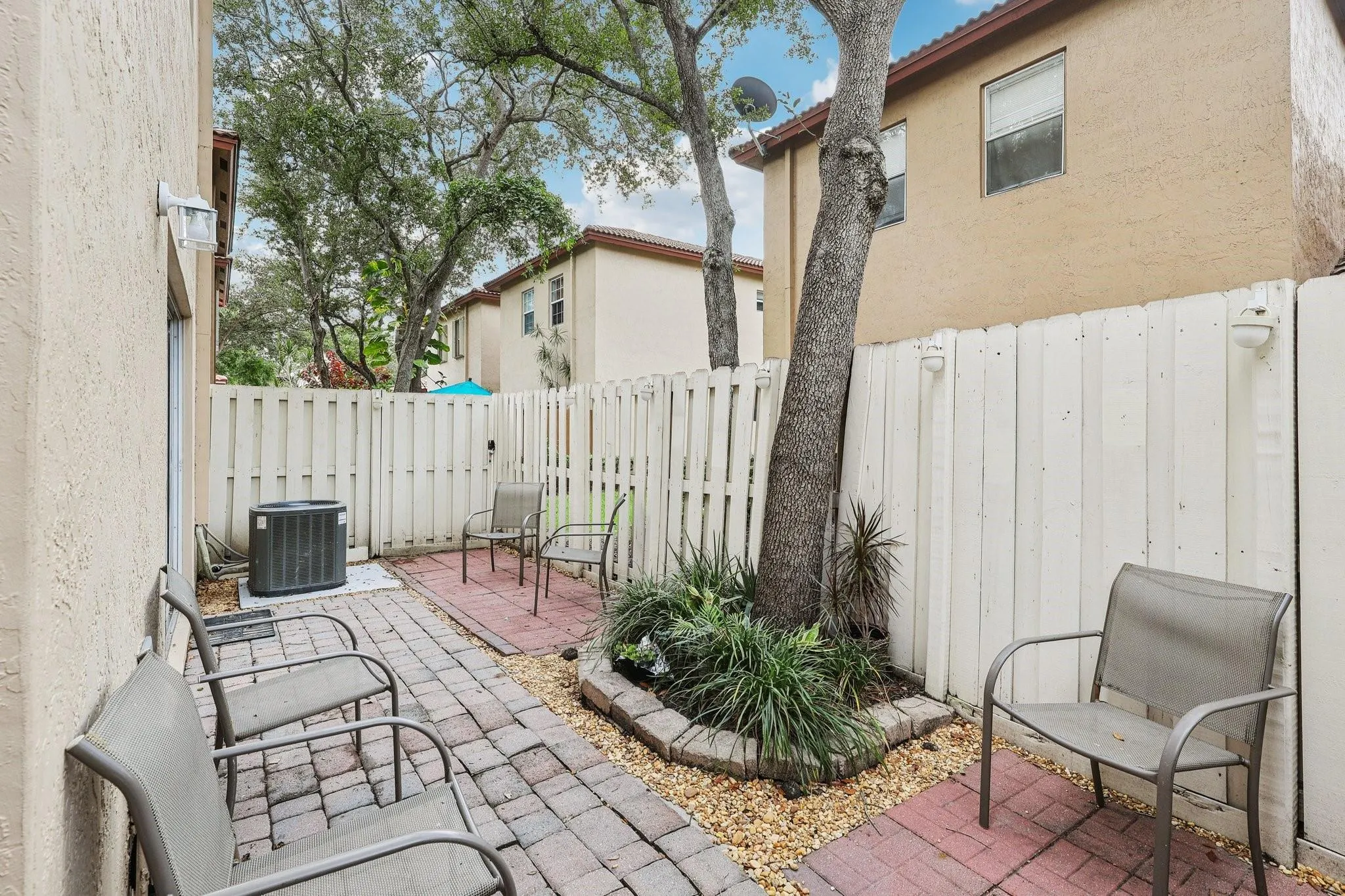 16111 Emerald Cove Rd