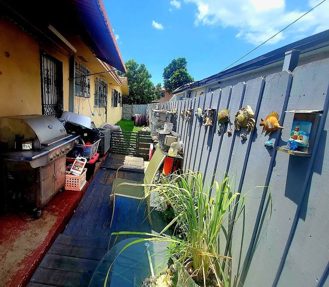 2364 NW 31st St