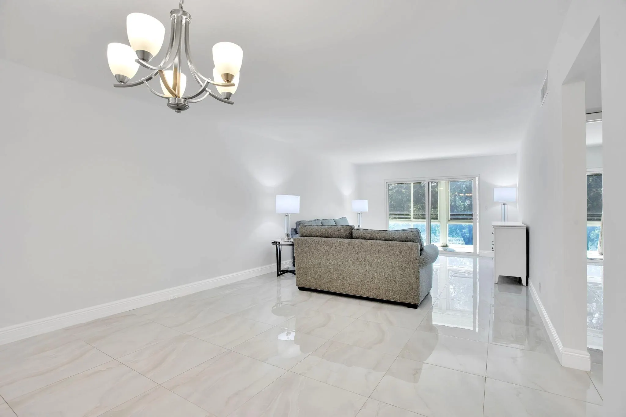 2202 Lucaya Bnd, #H2