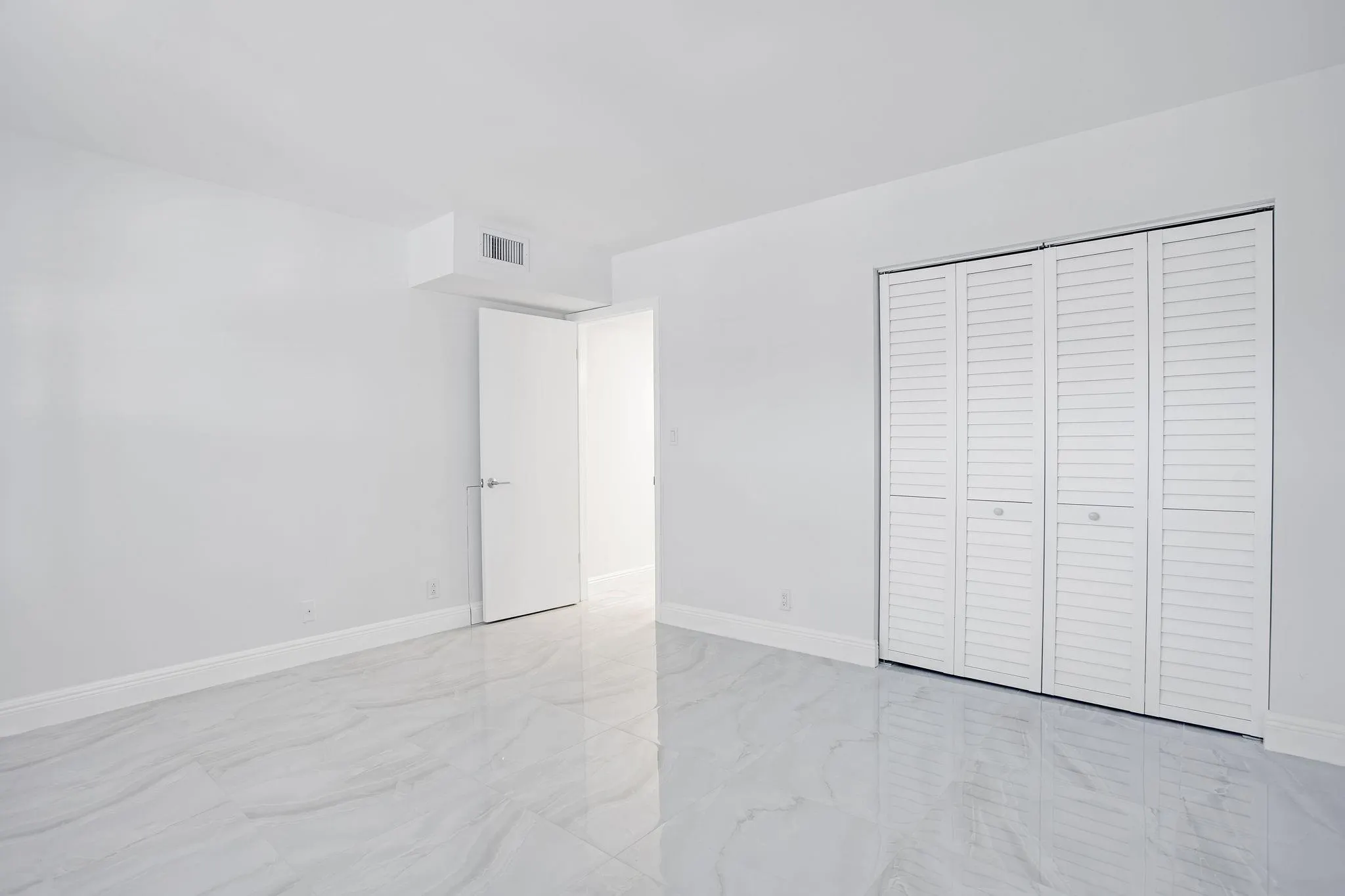 2202 Lucaya Bnd, #H2