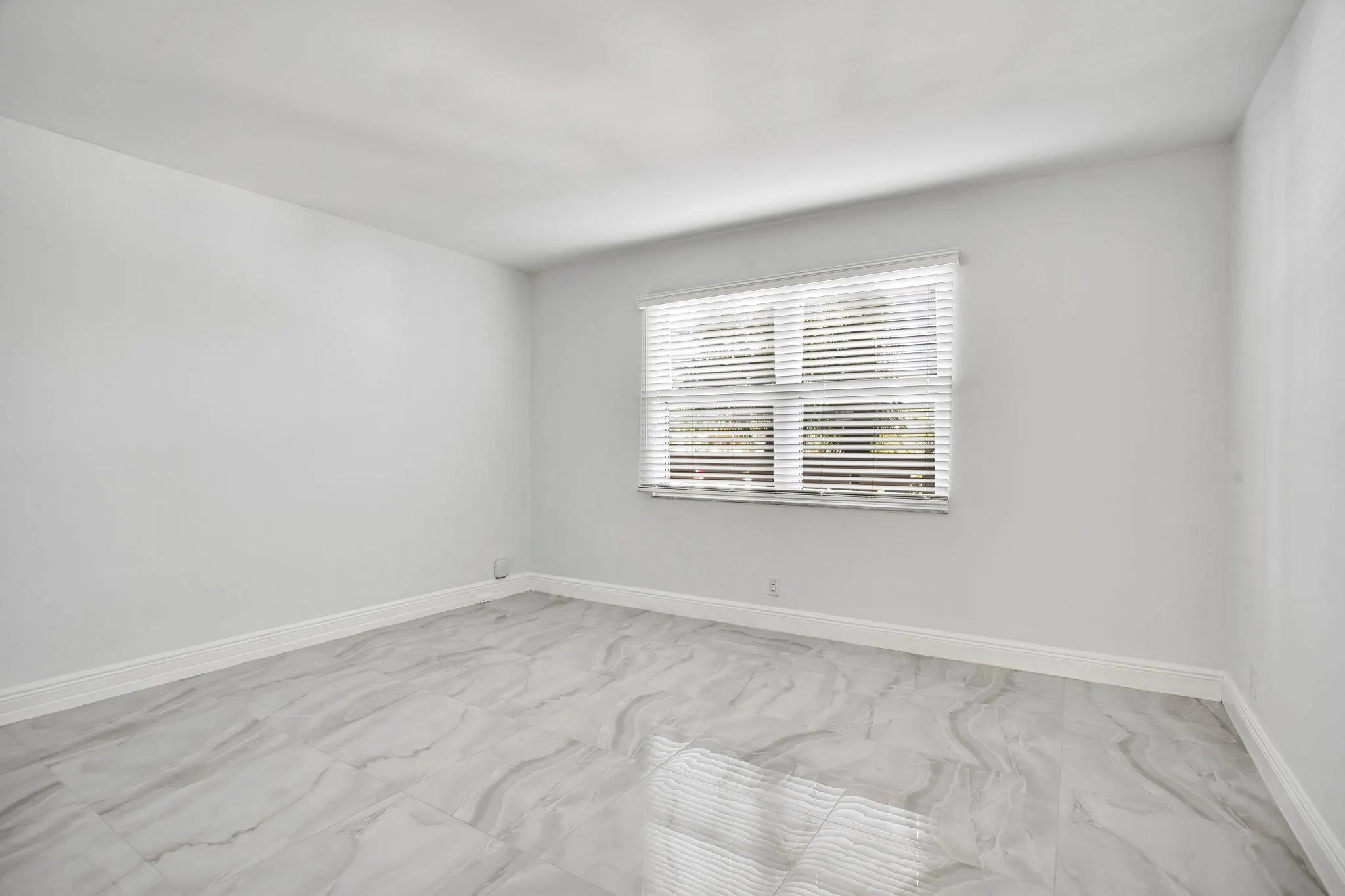 2202 Lucaya Bnd, #H2