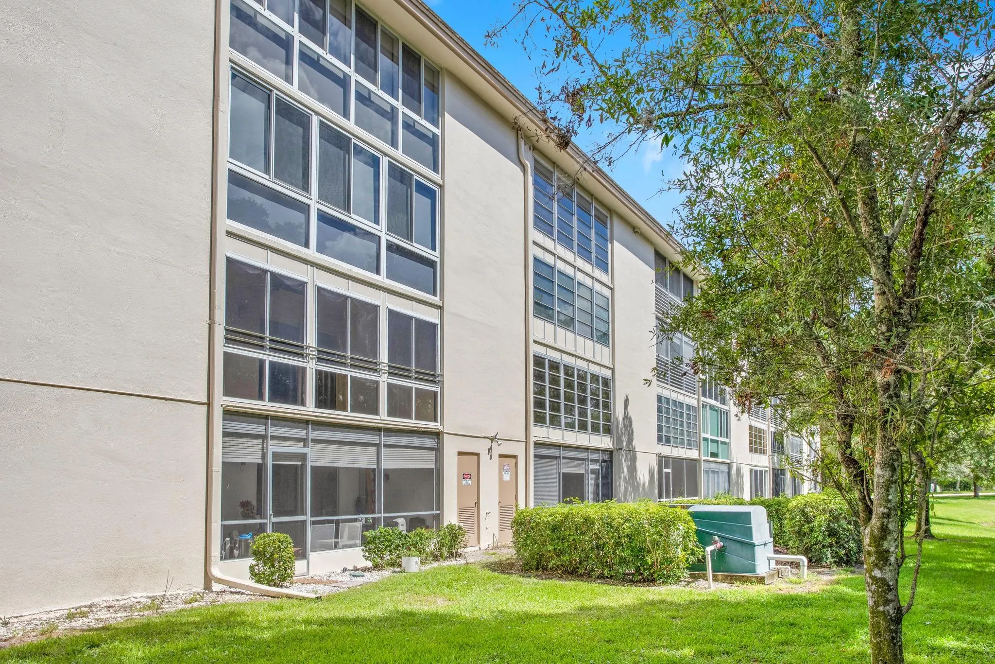 2202 Lucaya Bnd, #H2