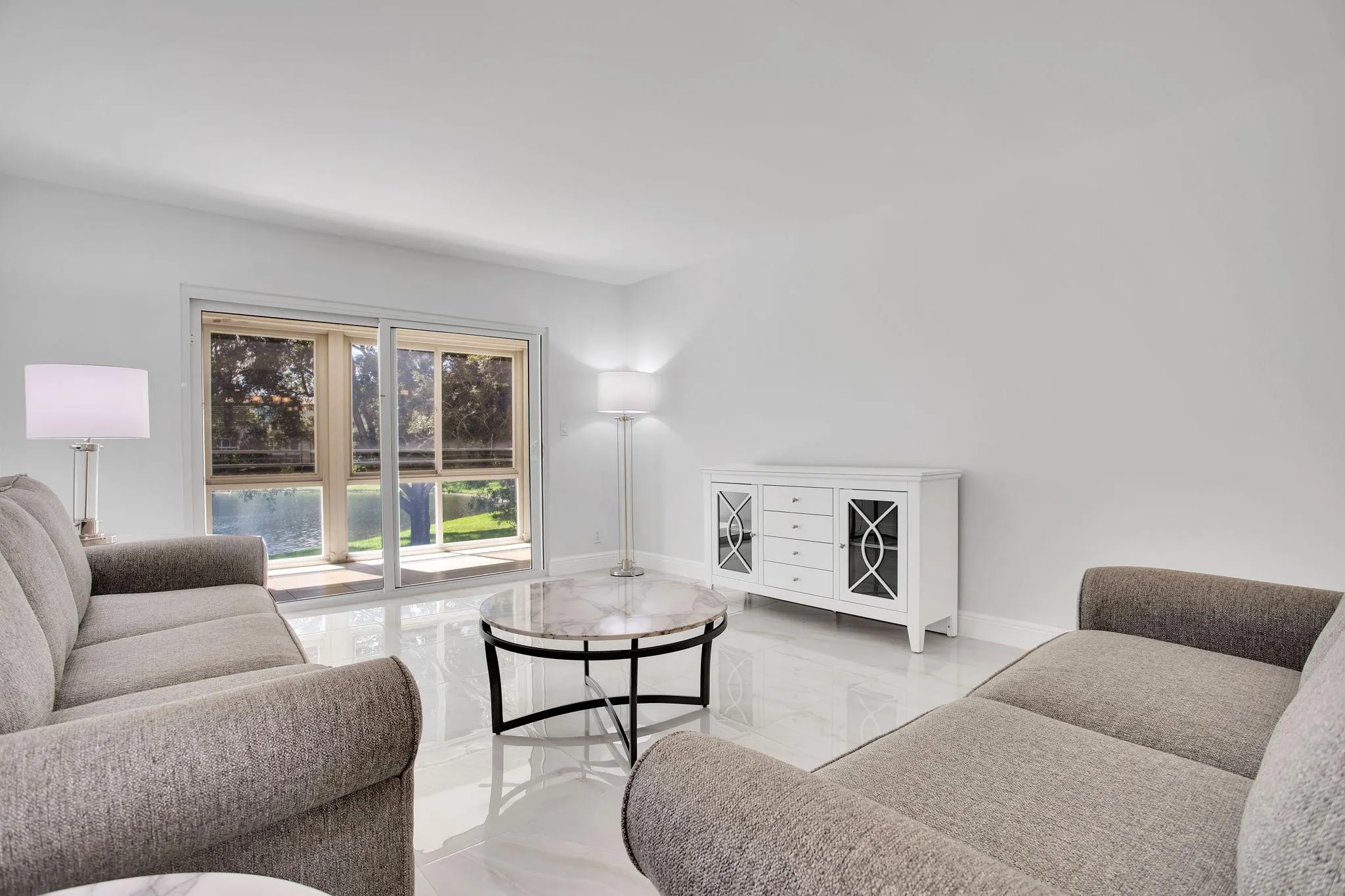 2202 Lucaya Bnd, #H2