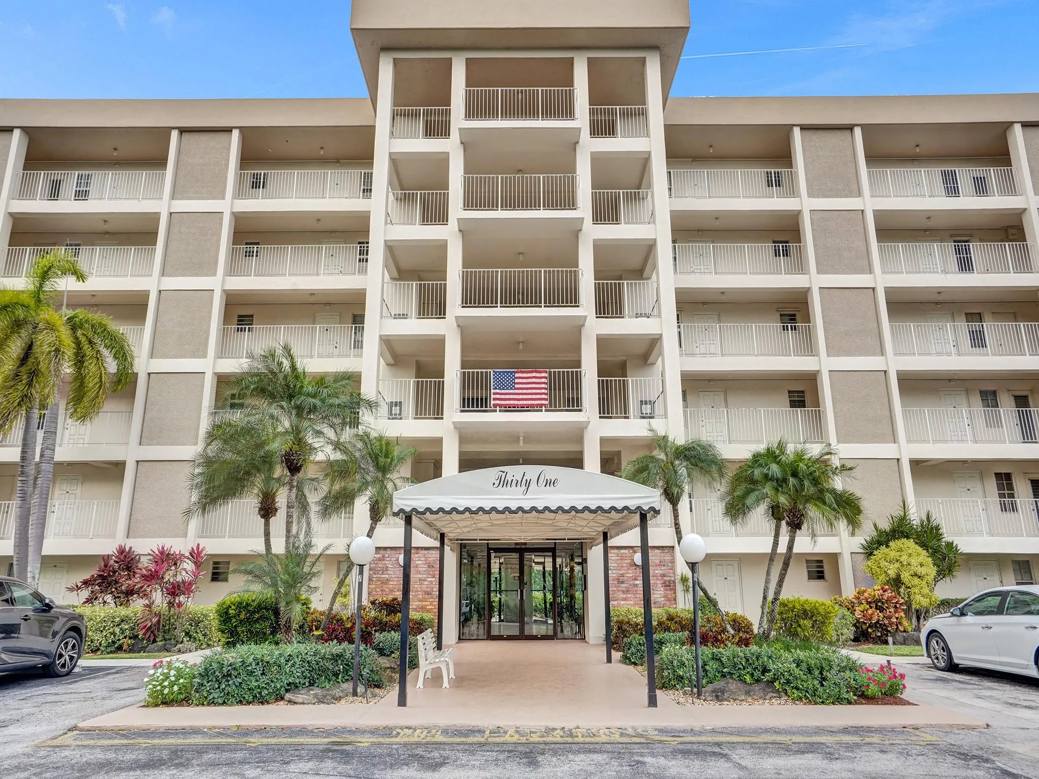 2901 S Palm Aire Dr, #507