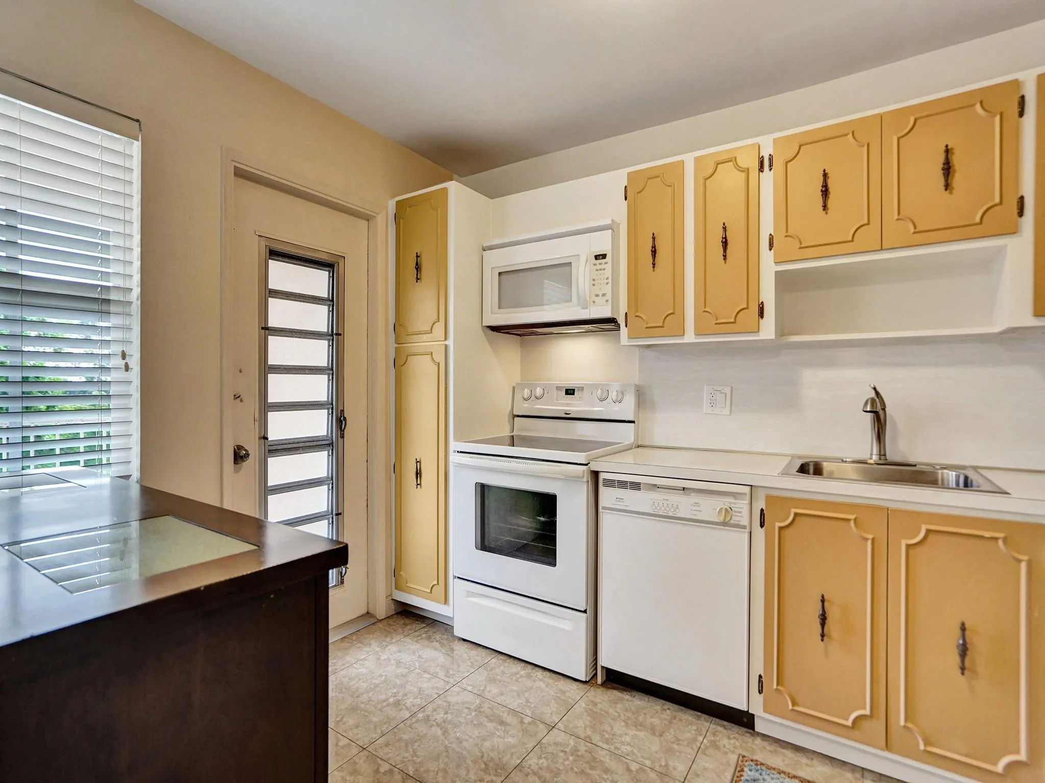 2901 S Palm Aire Dr, #507